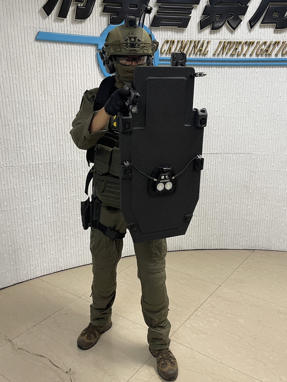 愛爾麗集團捐贈「美國Ballistic Shield防彈盾牌。（警方提供）