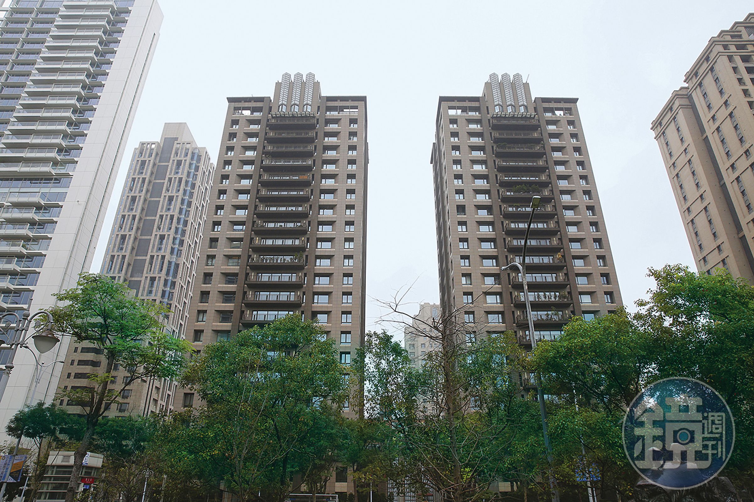 大S生前住的台北信義豪宅,在她走後,因沒人想付房貸,恐將淪為法拍屋。
