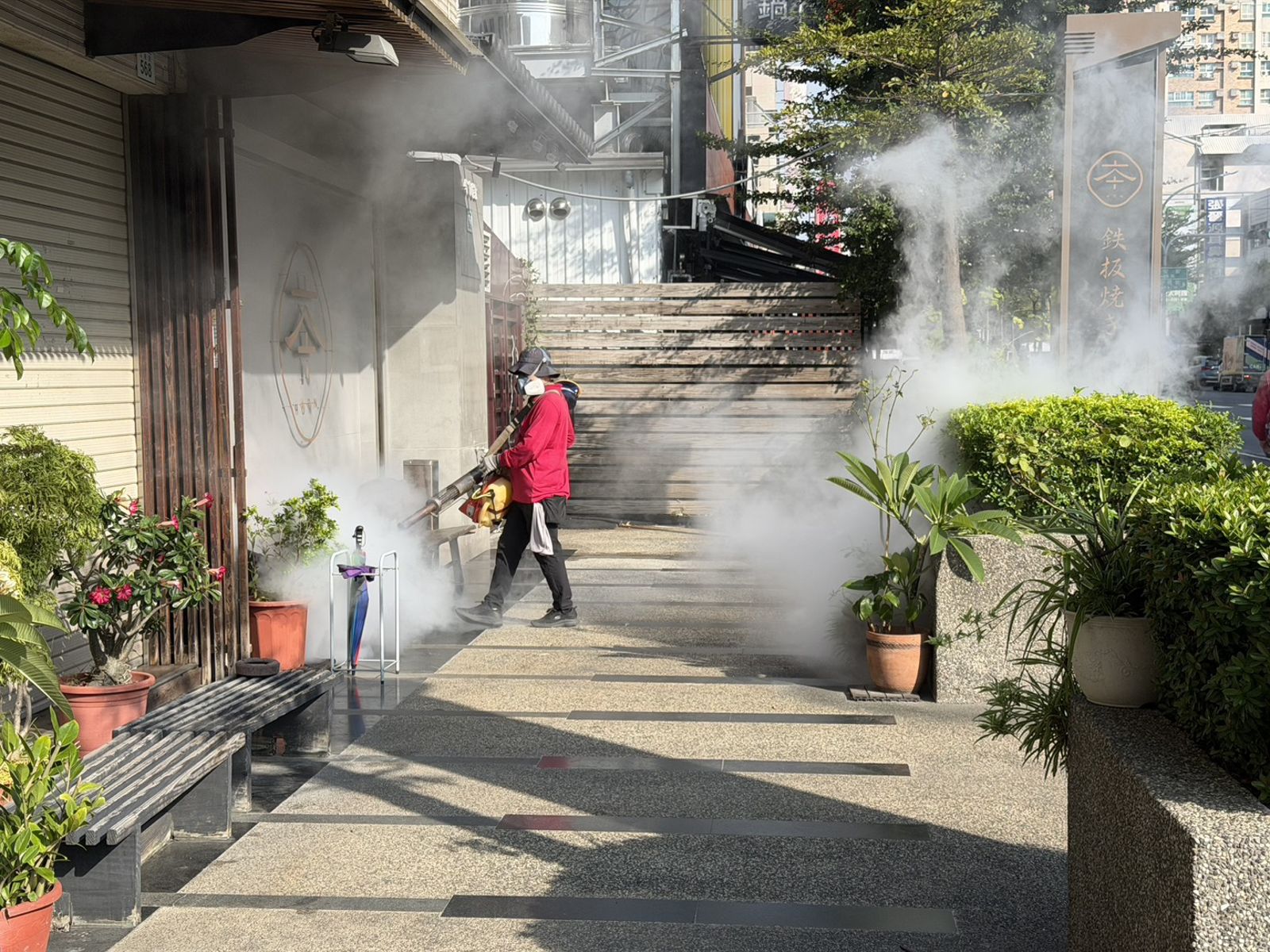 驚!高雄流動攤商增1本土登革熱 足跡含高屏7市場