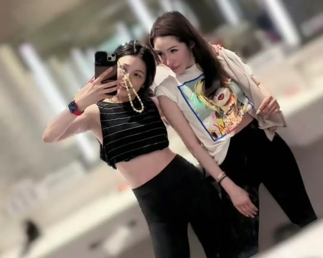 蕭亞軒與好友蜜雪一起健身，氣色看來頗佳。（翻攝自蜜雪IG）