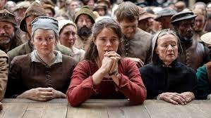 在《哈姆奈特》中潔西伯克利扮演文豪莎士比亞的妻子，因兒子哈姆奈特死於瘟疫的揪心演出令人也忍不住流淚。（UIP提供）