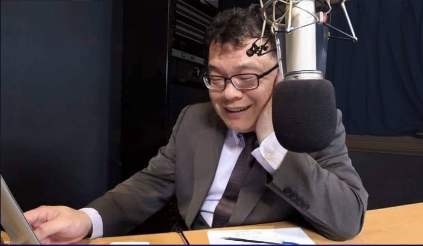 主持19年!《飛碟晚餐》突收攤 陳揮文認「被離職」灑脫告別:發自內心深深一鞠躬