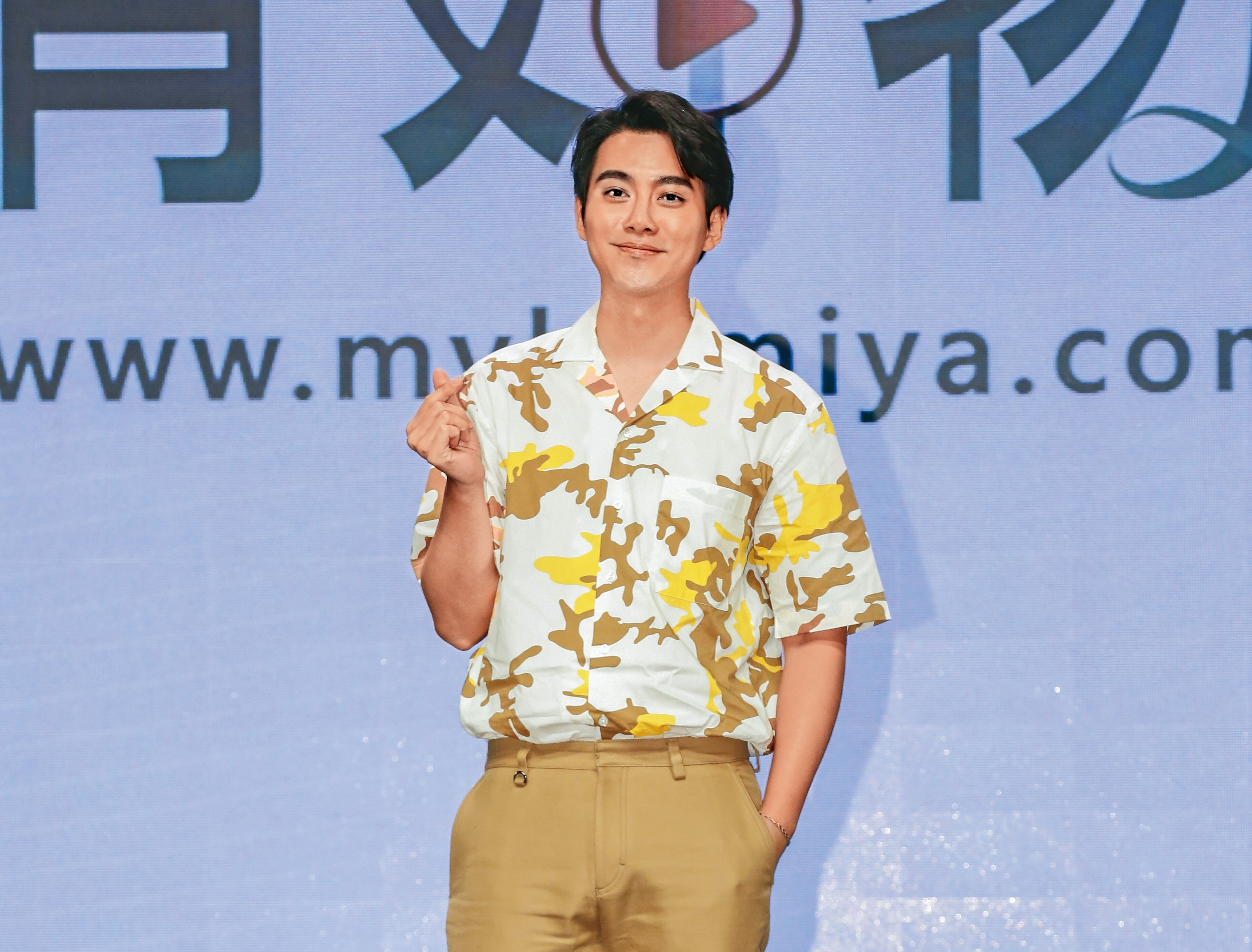 雖然投資生意失利，但李唯楓常以股票達人的姿態，靠滿嘴股票經說服友人投資他。