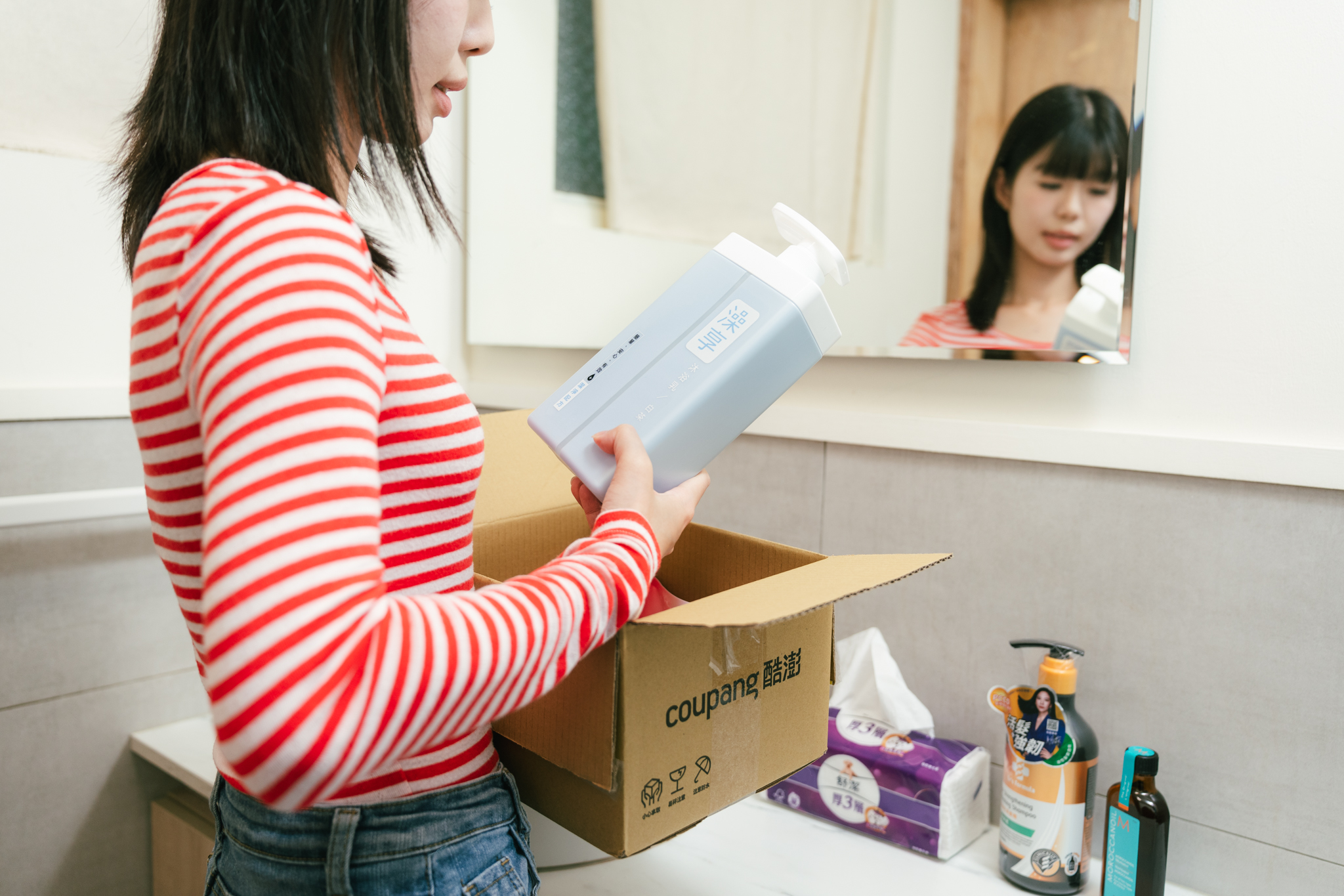 家庭及個人清潔用品具有一定重量或體積，能夠透過酷澎下單並送貨到府，對於無電梯公寓住戶有強大吸引力。