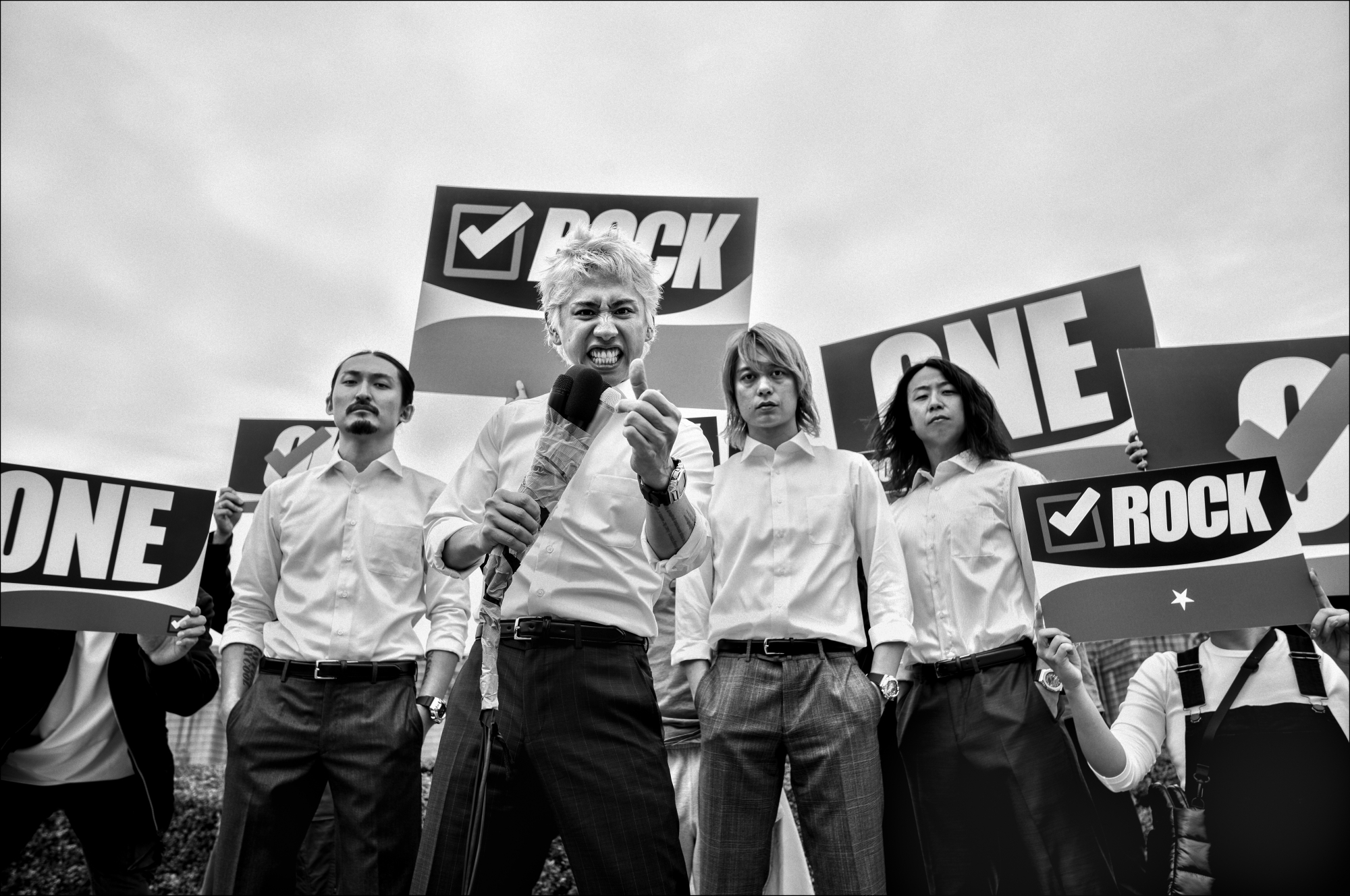 日本搖滾天團ONE OK ROCK將於9月21日作為首組日本藝人專場登上高雄國家體育場開唱。上圖左到右 : 貝斯手 Ryota、主唱Taka、吉他手Toru、鼓手Tomoya（華納音樂國際部提供）