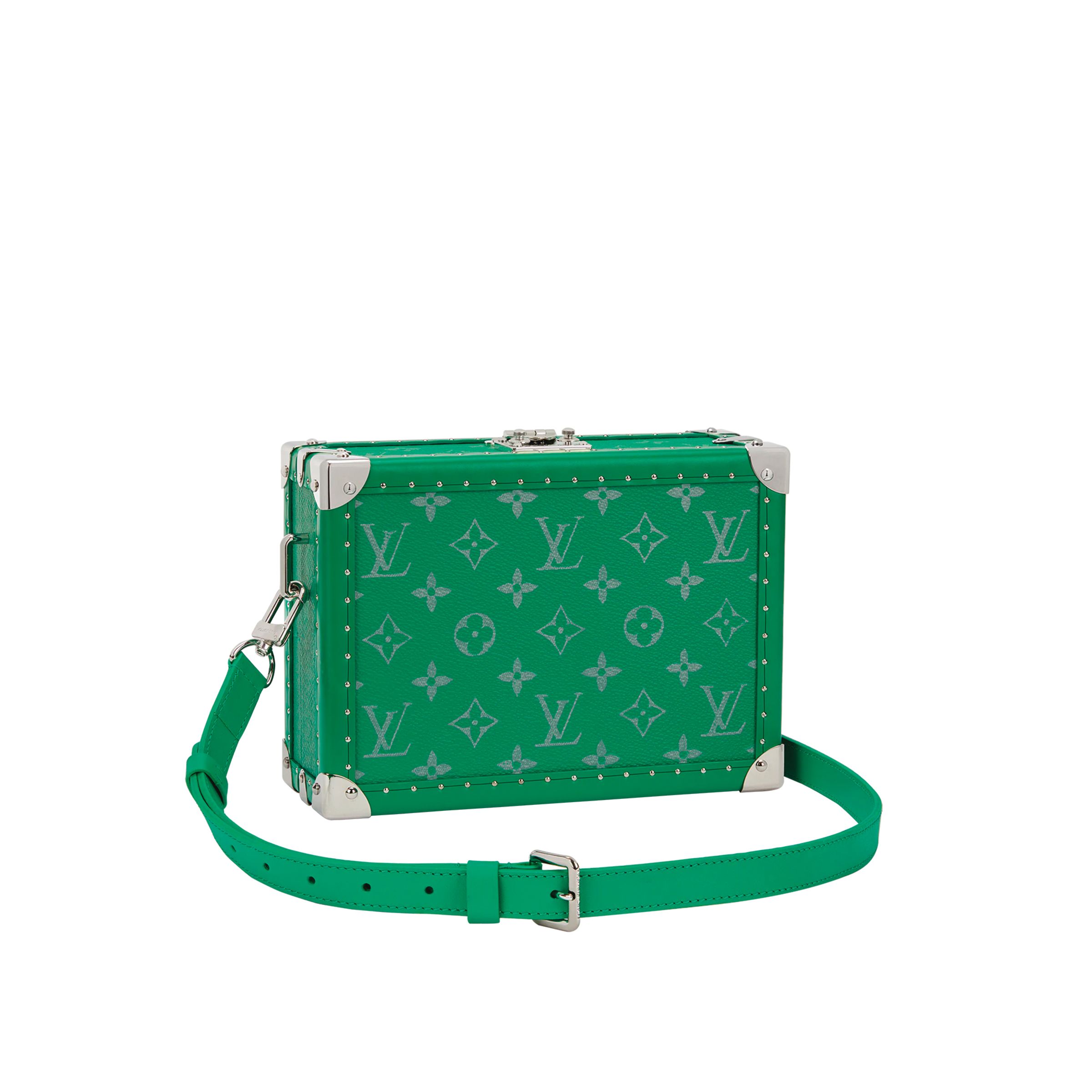 LV Clutch Box硬箱肩背包，算是相對好入手的相關產品，NT$282,000。（LV提供）