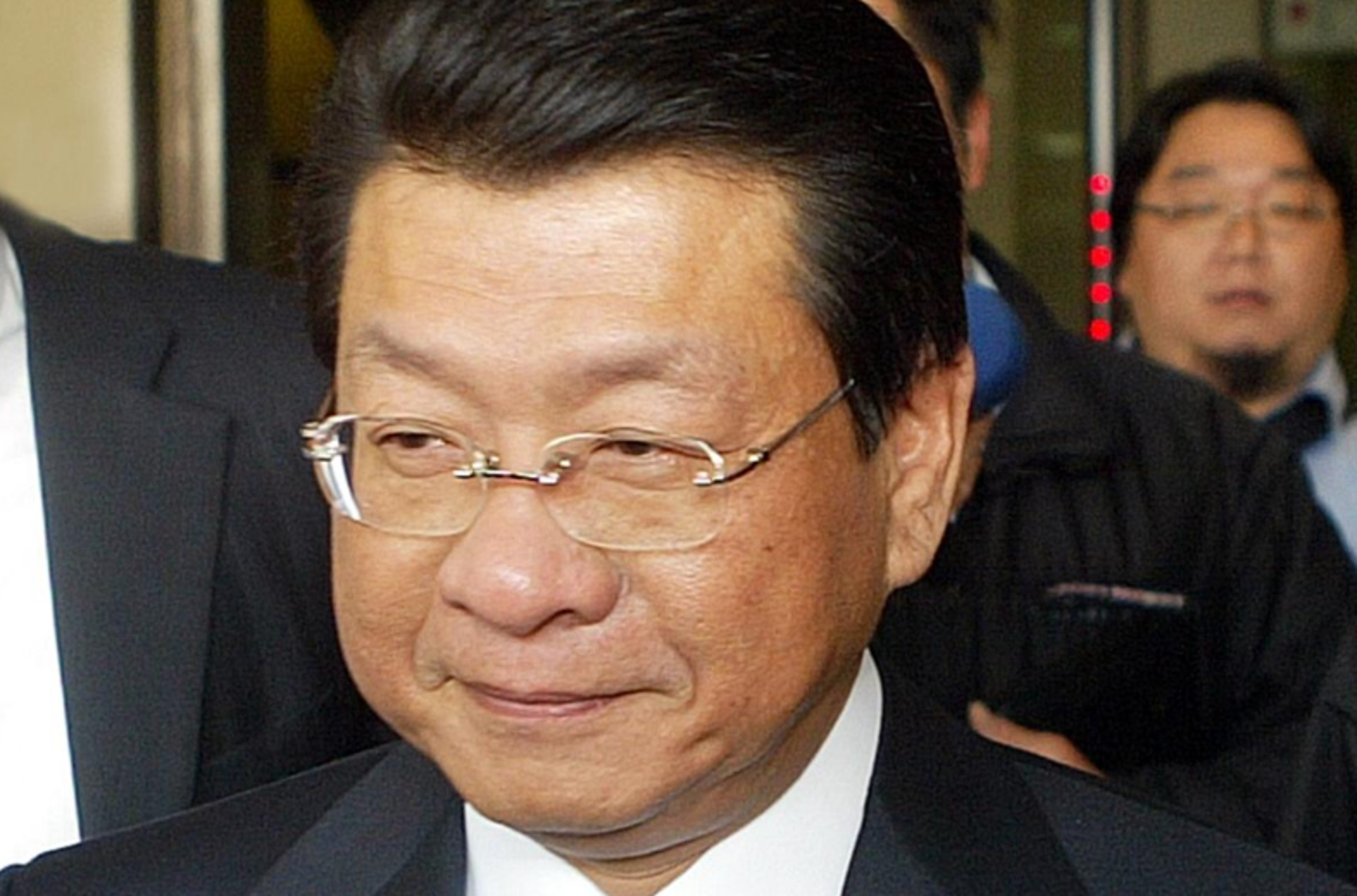 國泰高層互毆1 / 派出所給答案 沒有股權的蔡鎮宇為何能進出國票金?