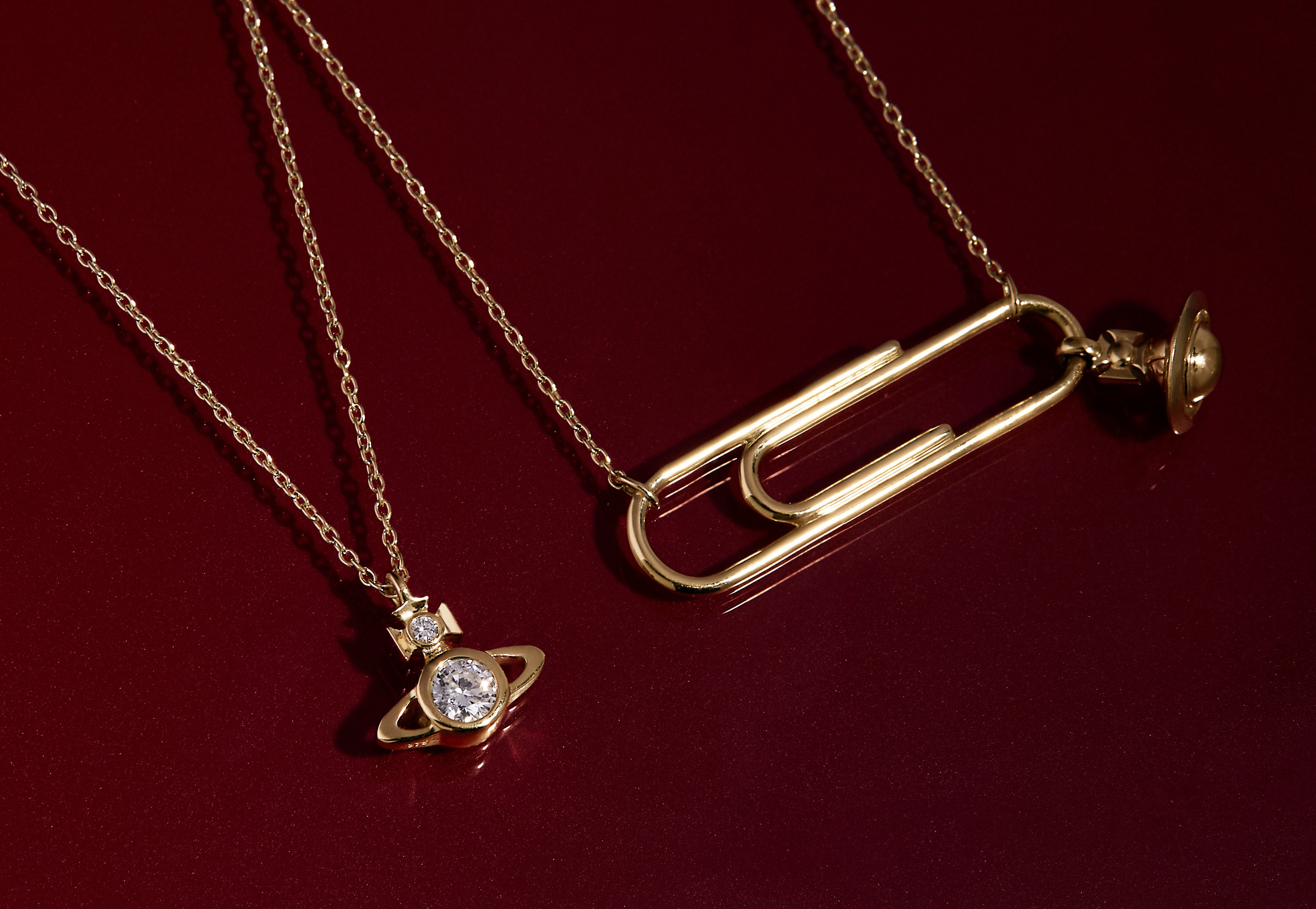 Vivienne Westwood推出9K金系列，全都是一眼即視的品牌標誌性設計。（永三提供）
