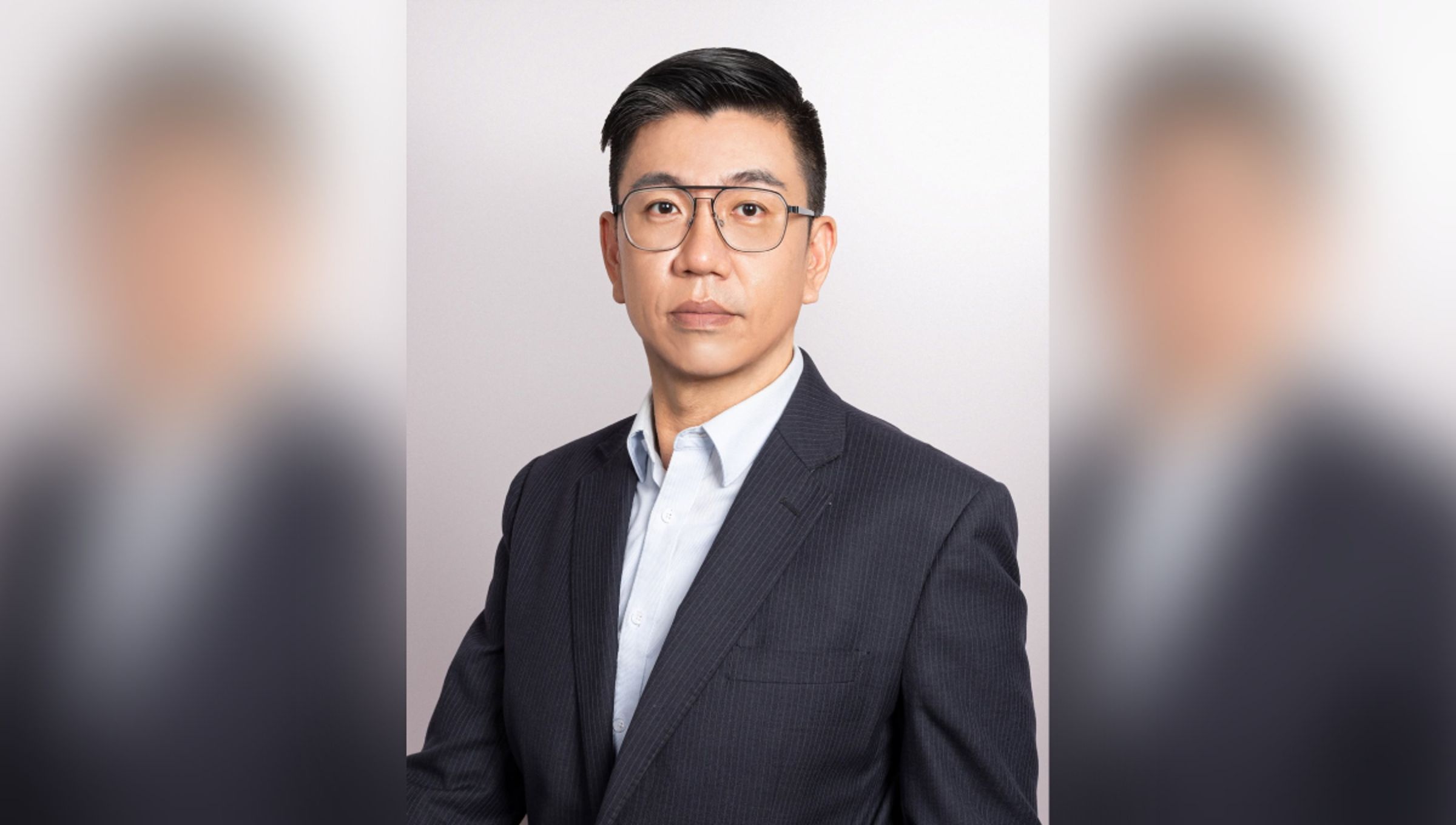 證券分析師蔡明翰認為,面對台股高檔震盪,可採取科技股搭配高股息或債券等防禦型資產的配置策略,平衡投資組合波動。(蔡明翰提供)