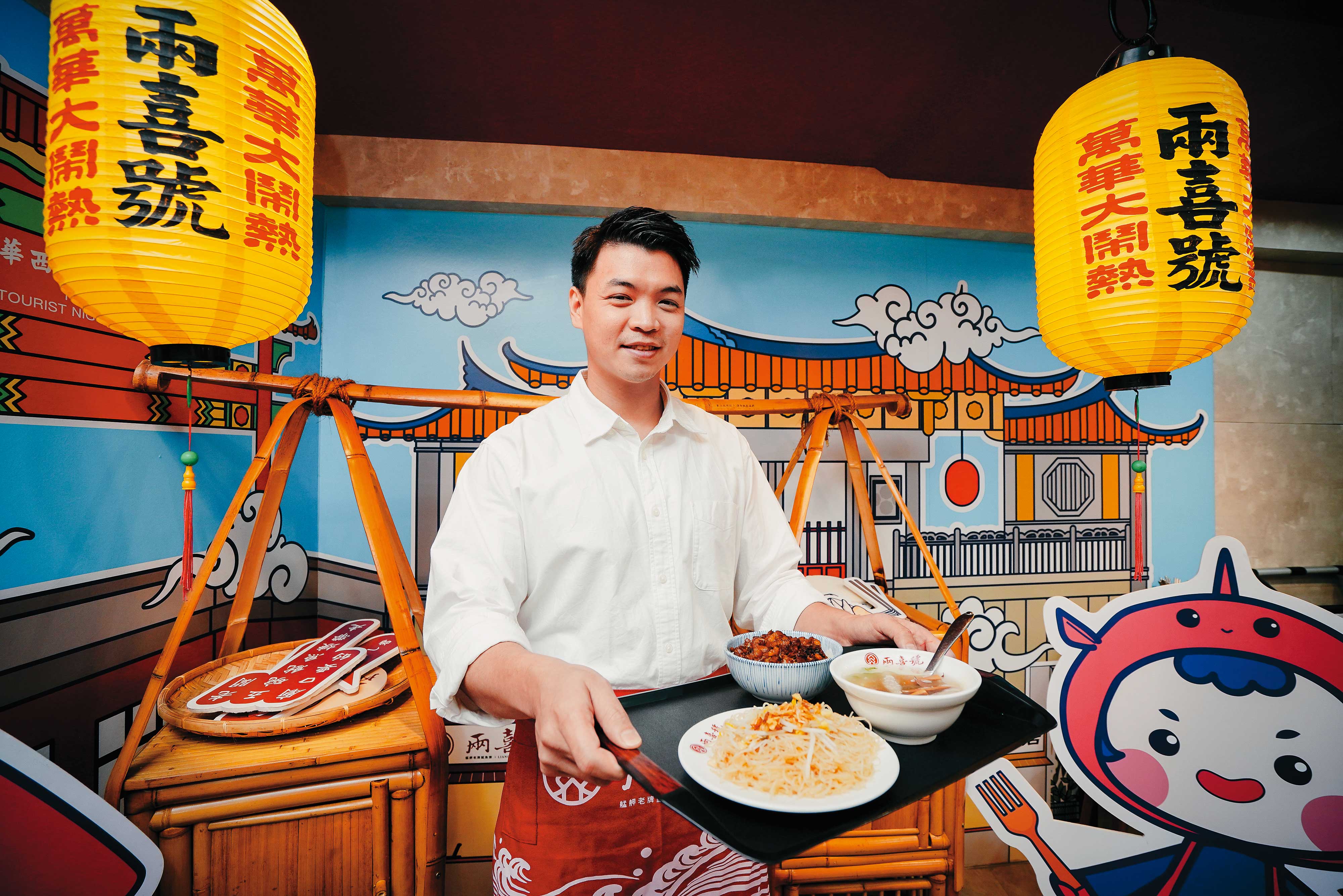 艋舺老店兩喜號傳承百年，第四代陳輿安善於行銷，為老店注入新元素。
