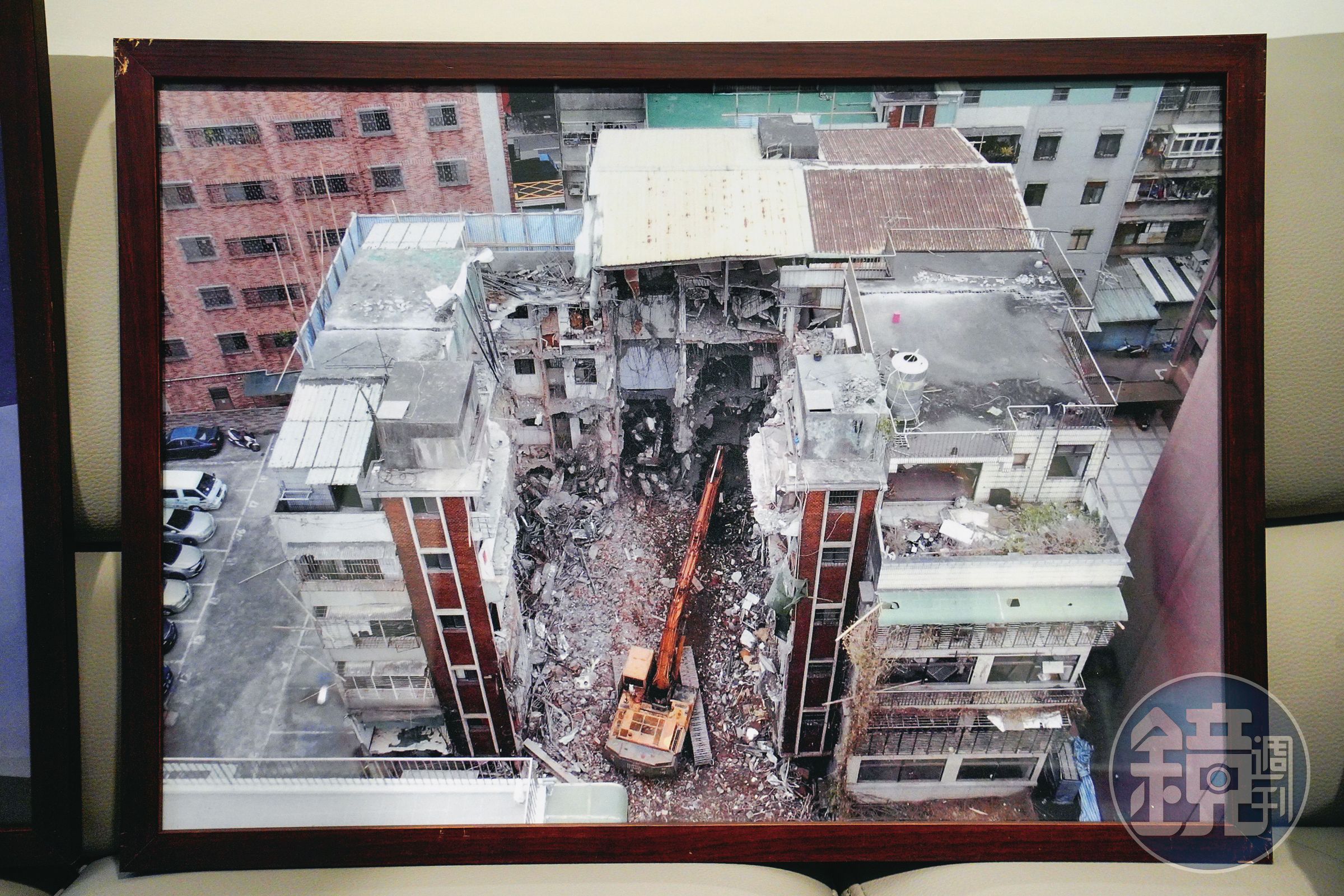 海砂屋走過10年都更路，如今13層樓高的新大樓在蘆洲老城區拔地而起，老鄰居得以安住。