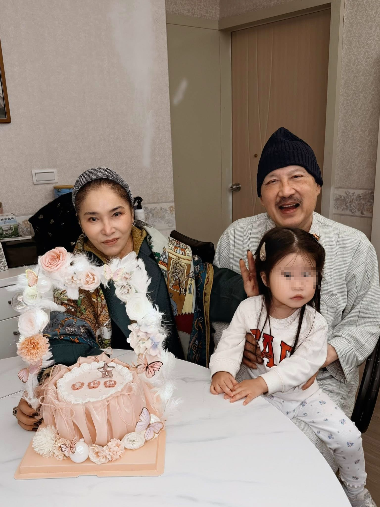 李亞萍、余天好孫女小元寶。（翻攝余祥銓臉書）
