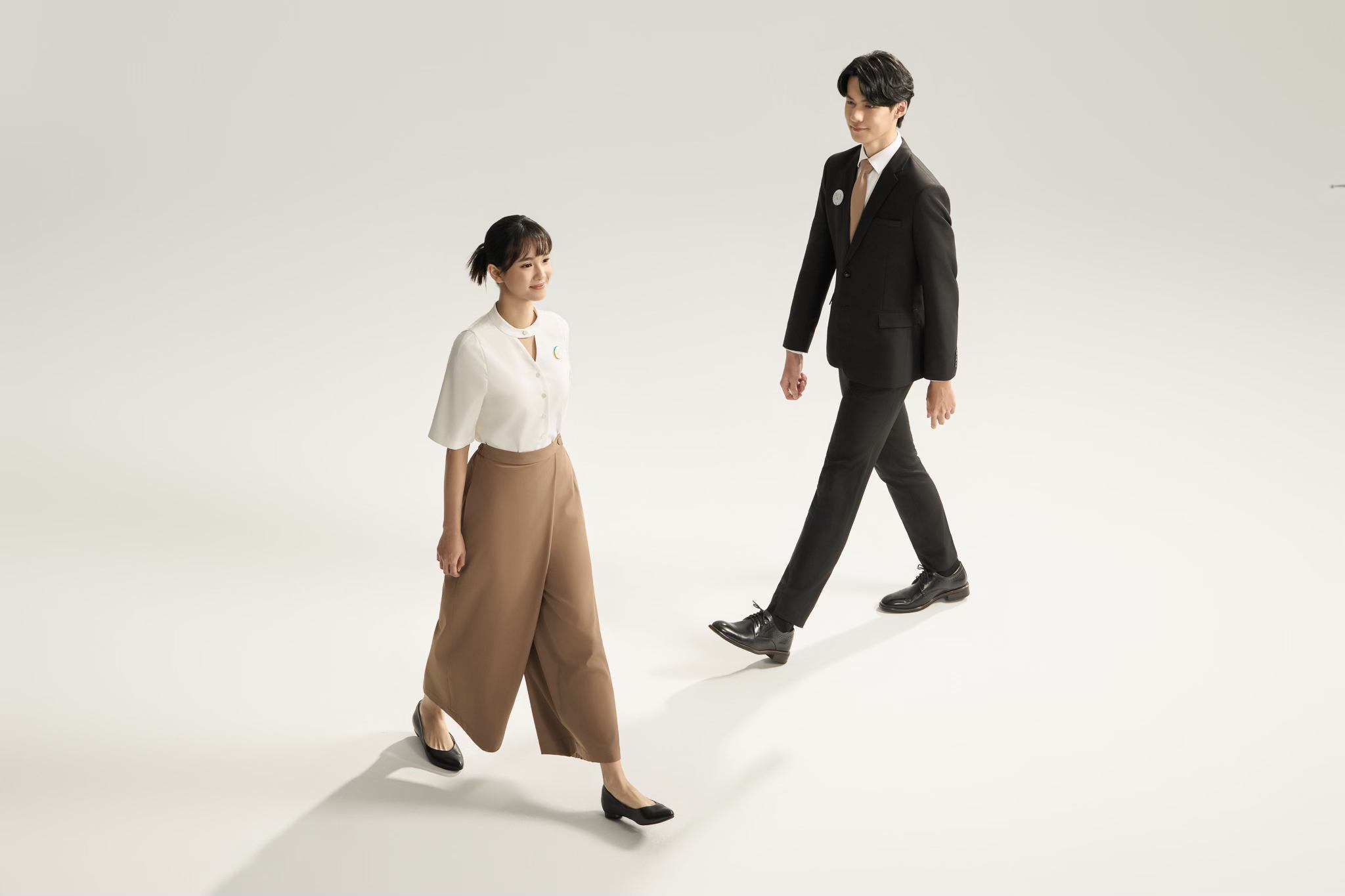 520總統就職典禮禮賓人員服裝今日亮相，配色選用溫柔的中性色調。（翻攝賴清德臉書）