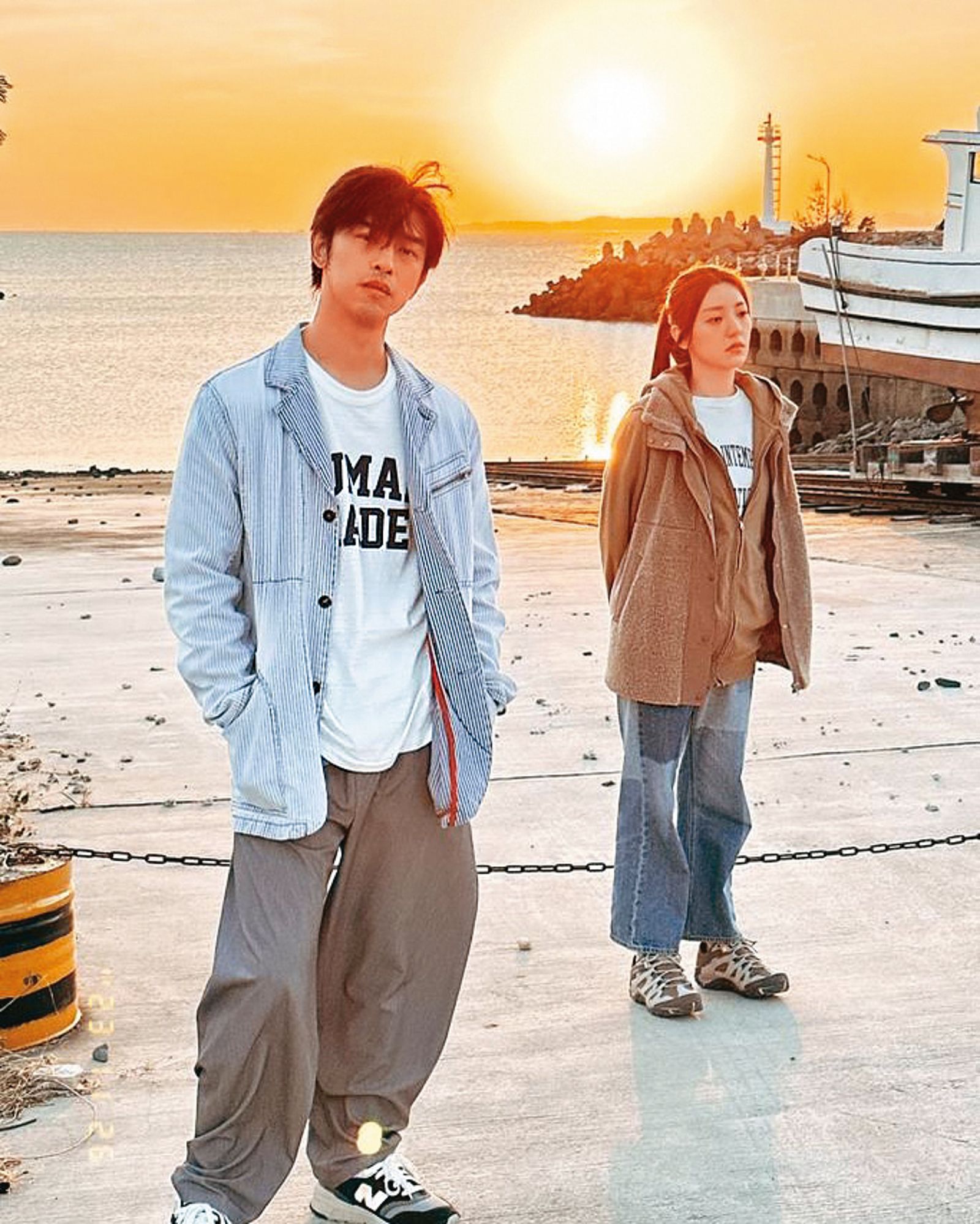 陳柏霖（左）與郭雪芙（右）4度合作，在金門拍攝影集《不如海邊吹吹風》，去年底在多個平台獲得收視冠軍。（翻攝自陳柏霖IG）