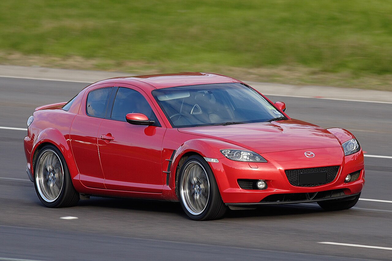 專業技師點名Mazda RX-8太難修，有些修車廠不敢收。（翻攝維基百科）
