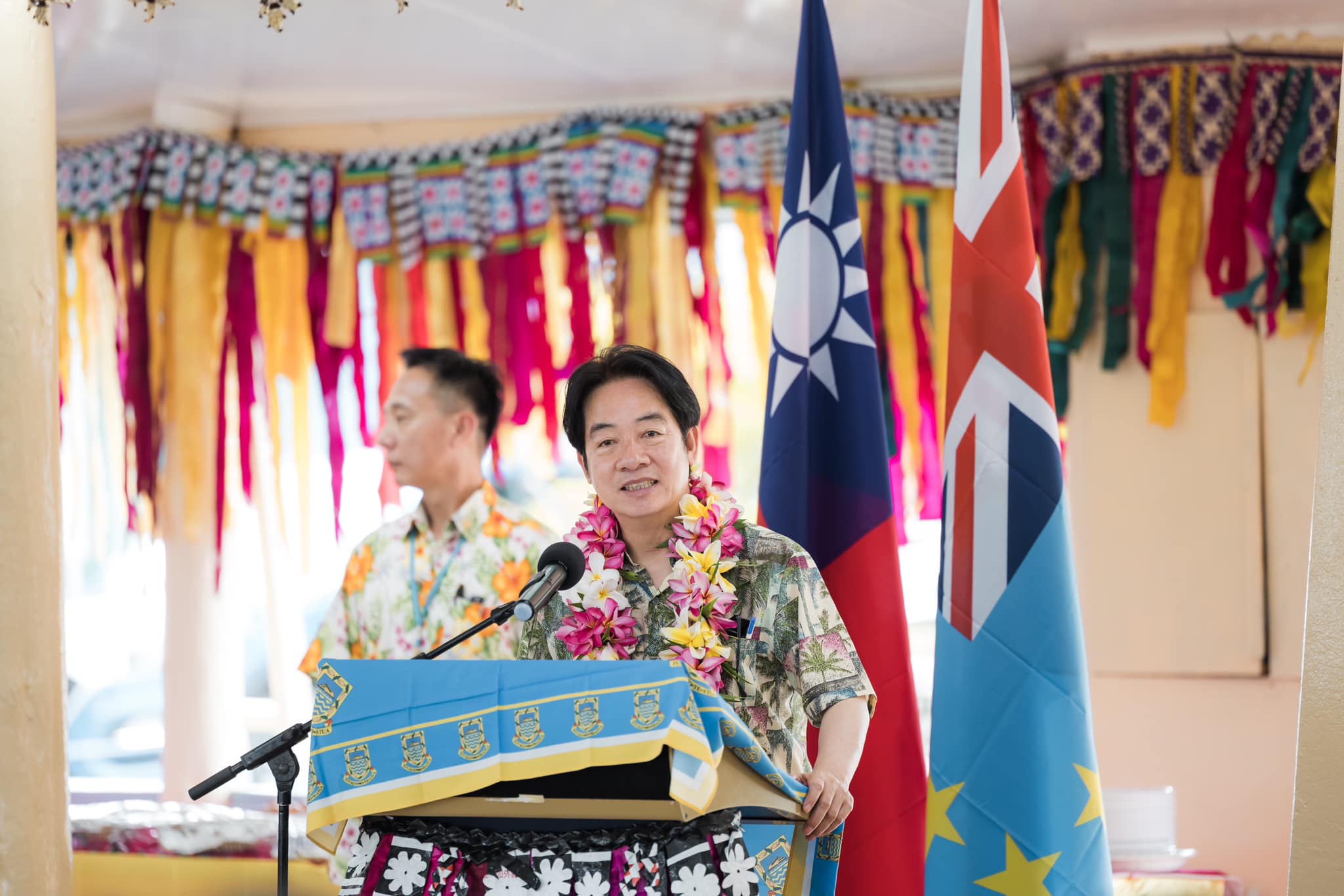 南韓在昨晚間經歷了6小時的戒嚴，引發國際關注，遠在南太平洋出訪友邦的台灣總統賴清德也發聲了。（翻攝自賴清德臉書）