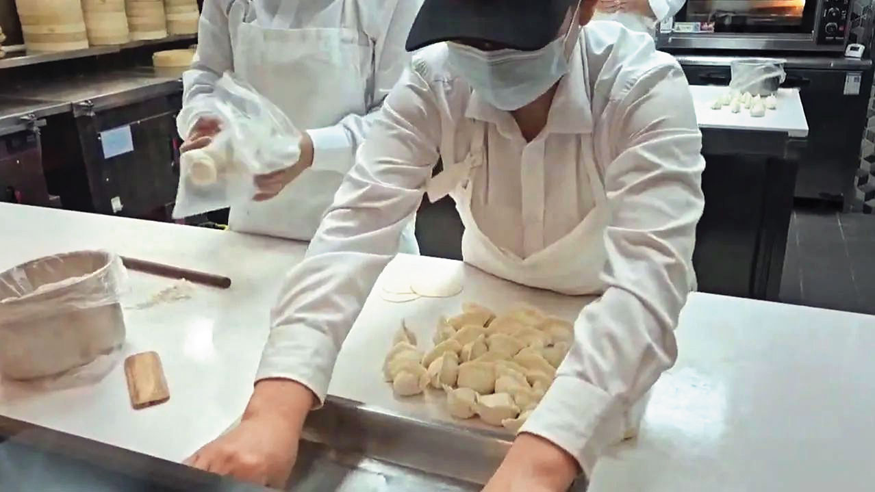 北京恒泰豐新任董座林禮宏發現劉家宴的菜色、員工制服和廚具等,和北京鼎泰豐非常相似。(北京恒泰豐提供)