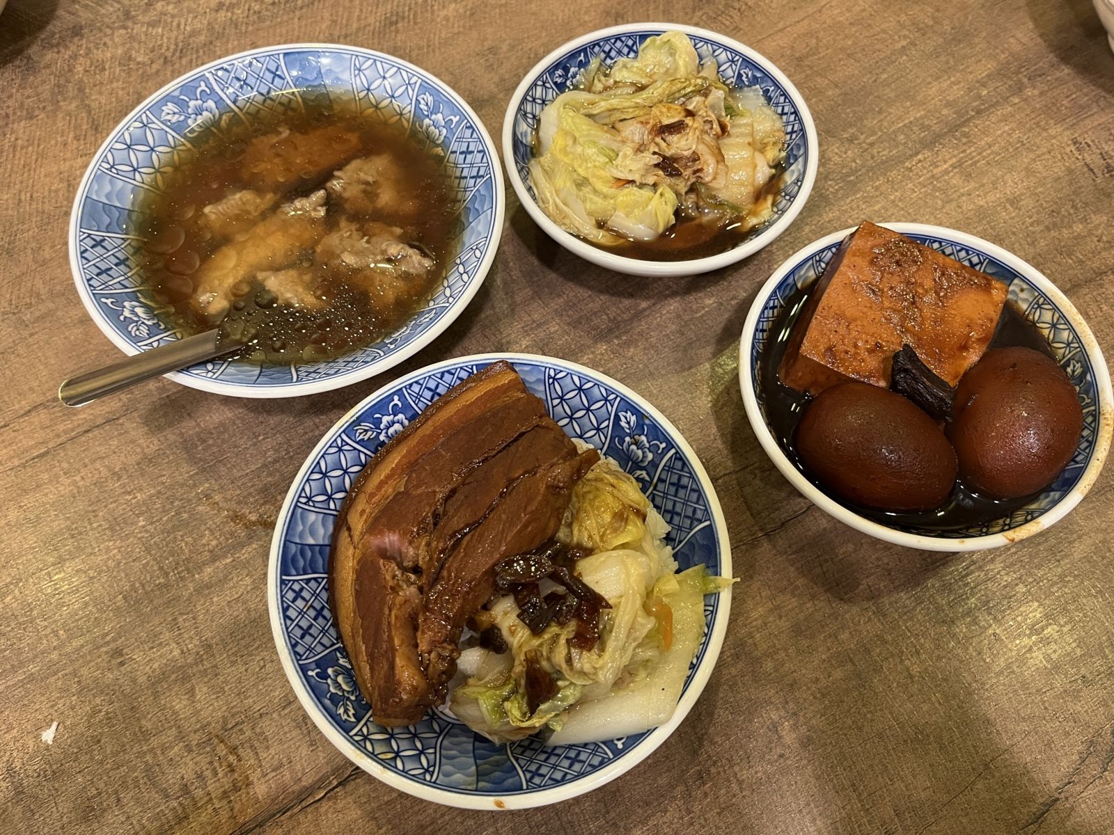 滷肉飯徵才開「63K高薪」還能抽成 內行揭露血汗真相