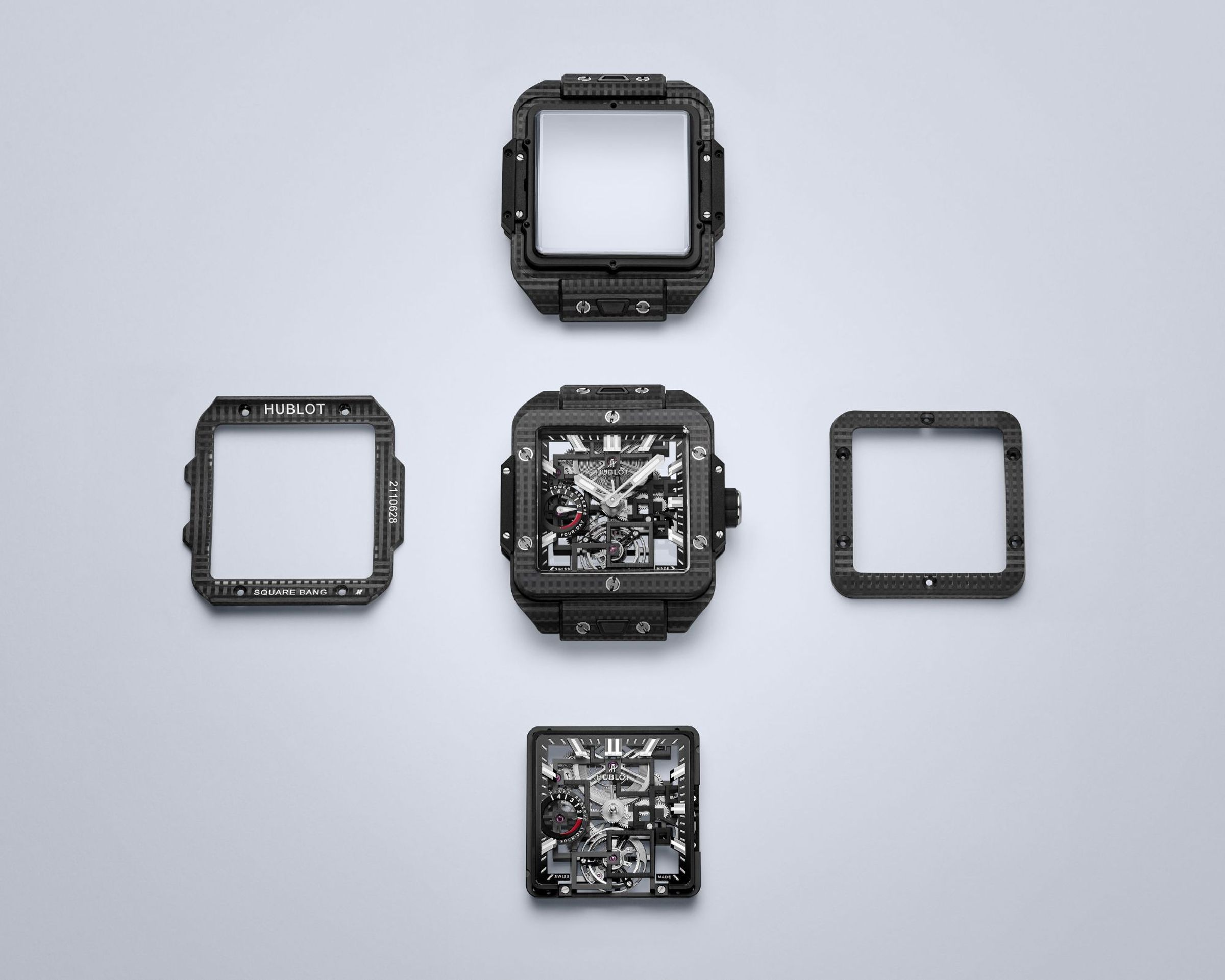 沒有弧線、沒有妥協，以90度勾勒出的結構秩序，讓HUBLOT「 Square Bang陀飛輪四日動力儲存腕錶」建構出「全直角」的造型語彙。