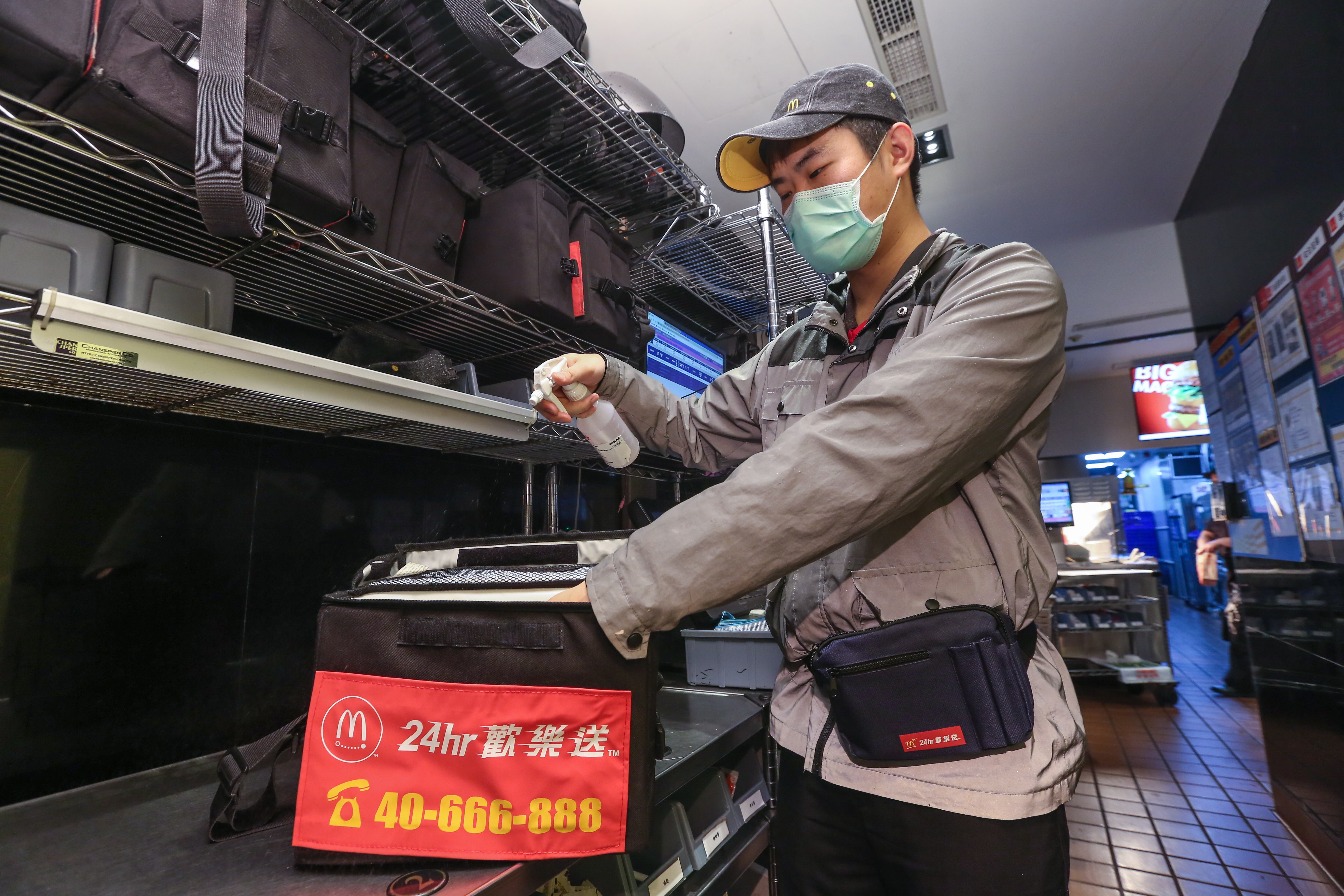 麥當勞今天因系統維護，網路與電話訂餐暫停服務。（本刊資料照）