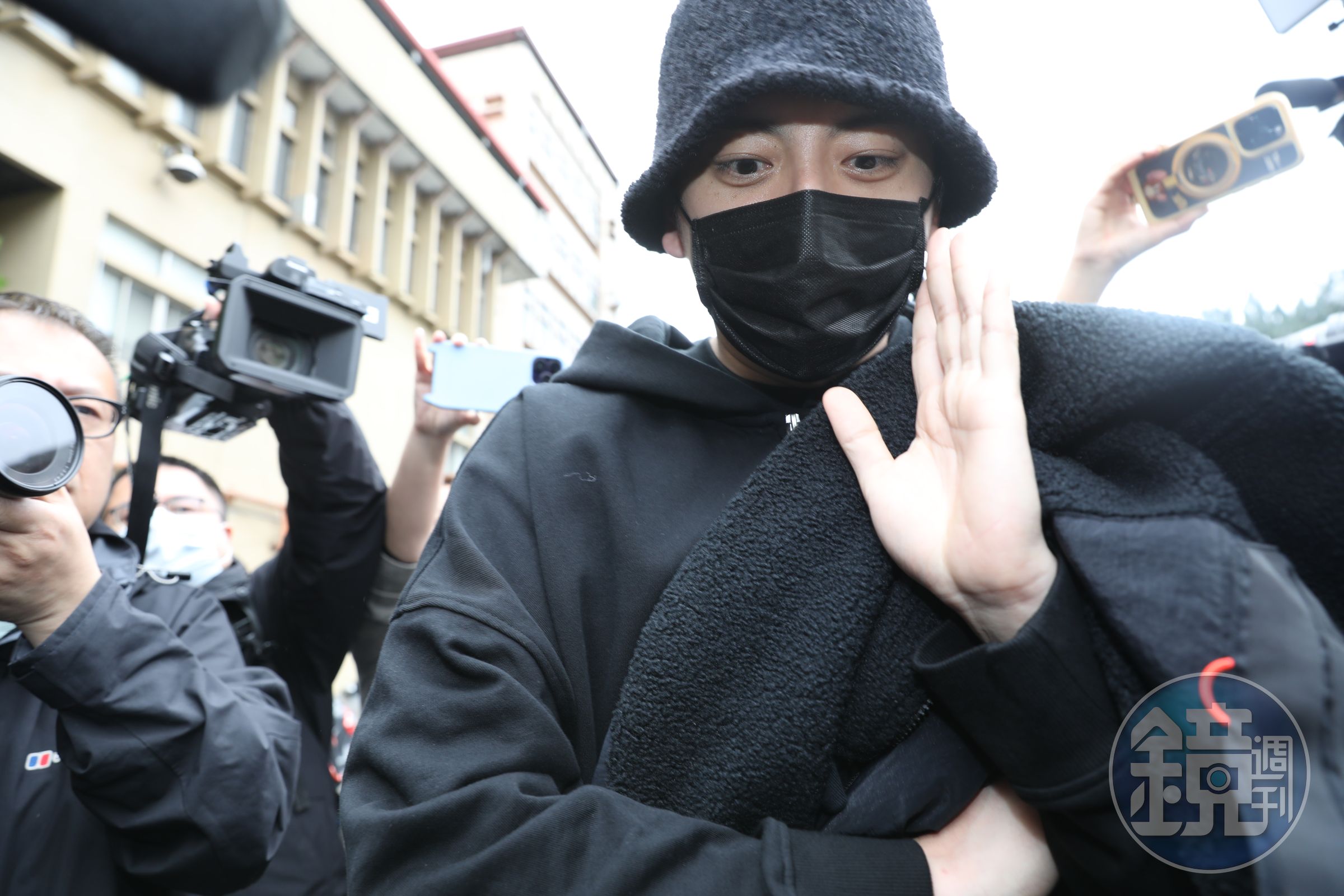 藝人王大陸涉嫌教唆富二代游翔閔撂人痛毆Uber司機案,新北地檢署懷疑司機車籍資料是警方外洩。