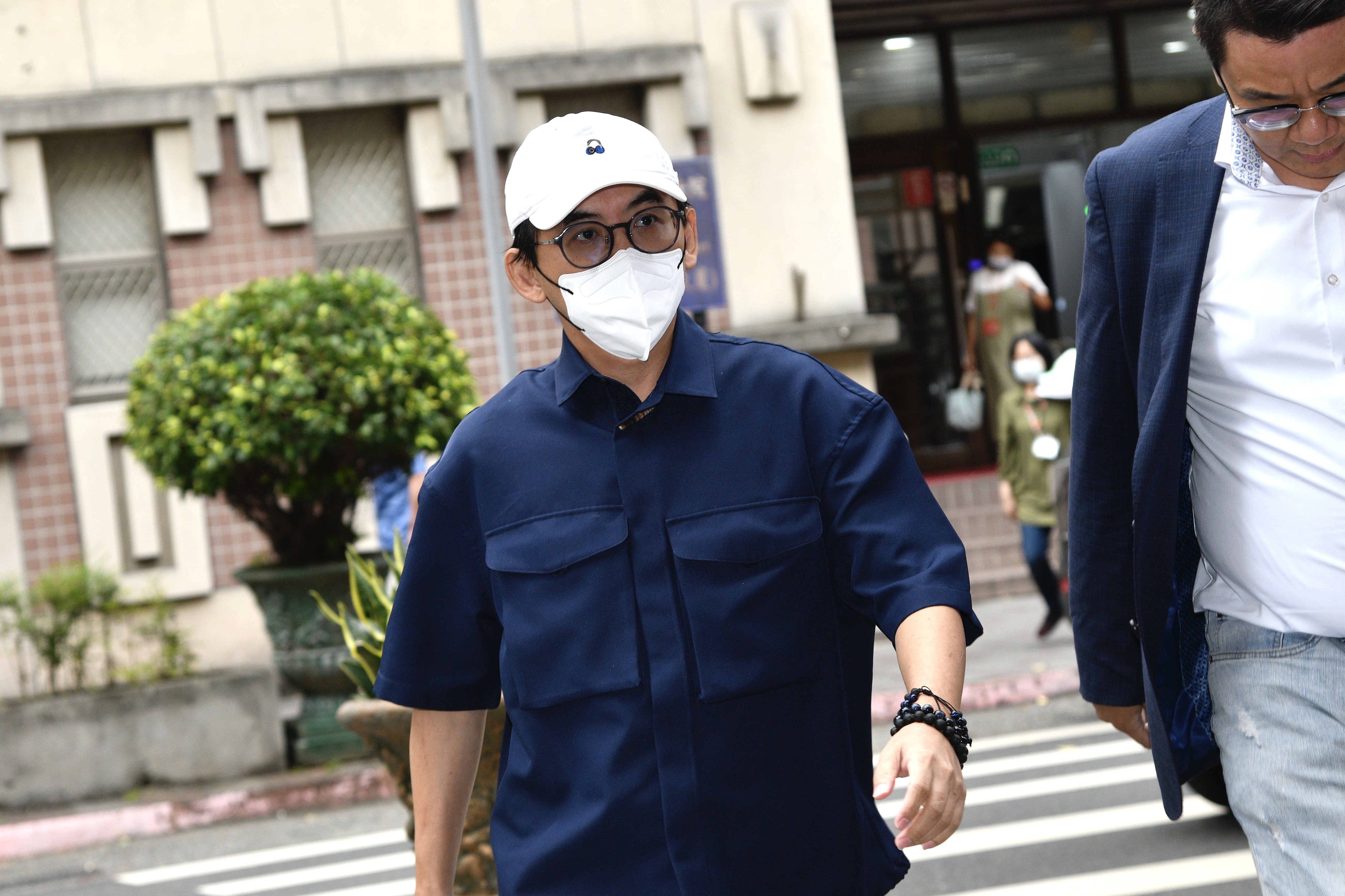 黃子佼持2千多部兒少性影像，因與37人和解賠償，獲判緩刑。（資料照）