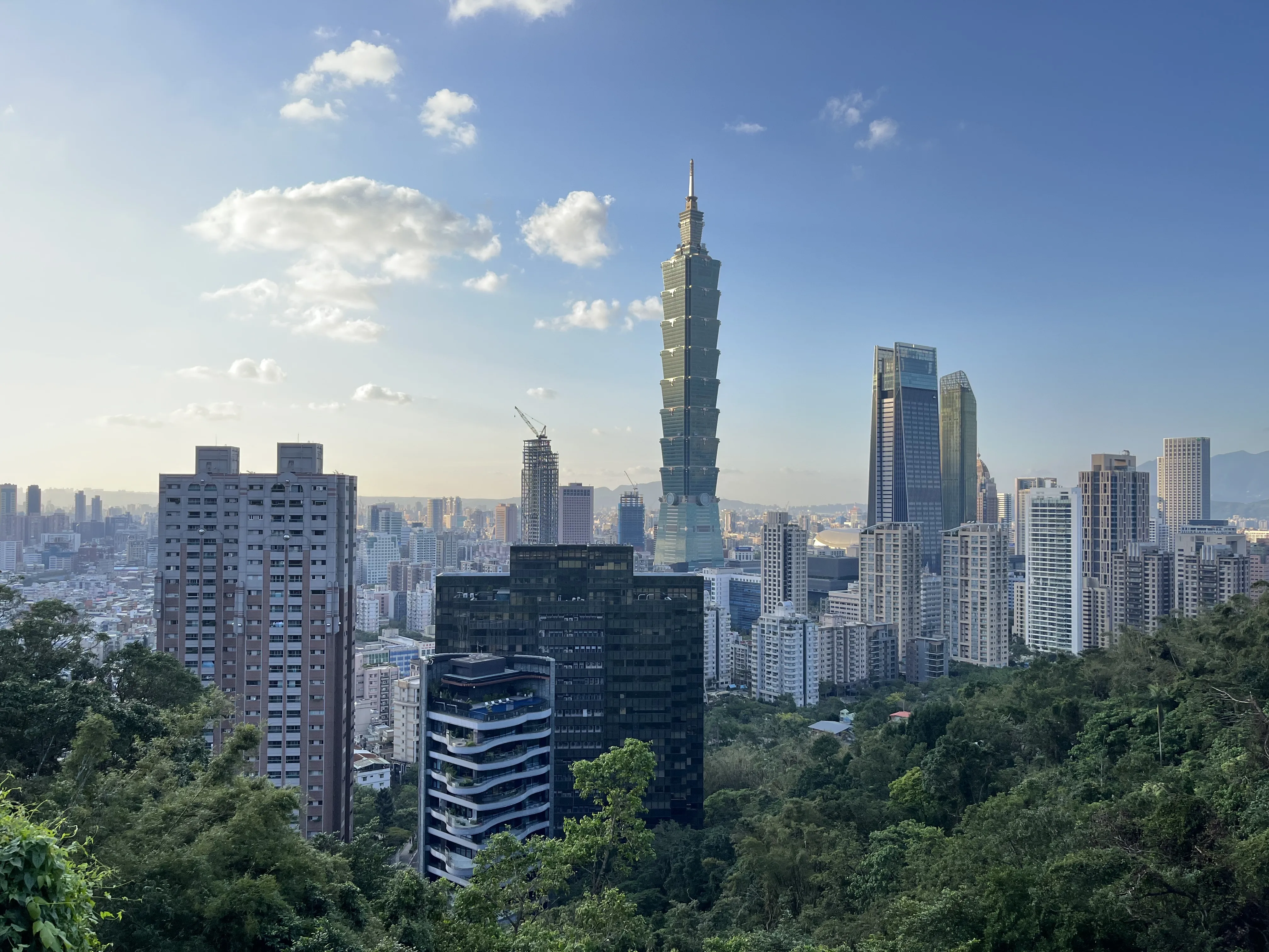 房市交易情報／青安政策助攻？永慶房屋：30歲以下青年購屋占比提升！高房價推遲買房年紀？南二都中壯年購屋占比顯著增加