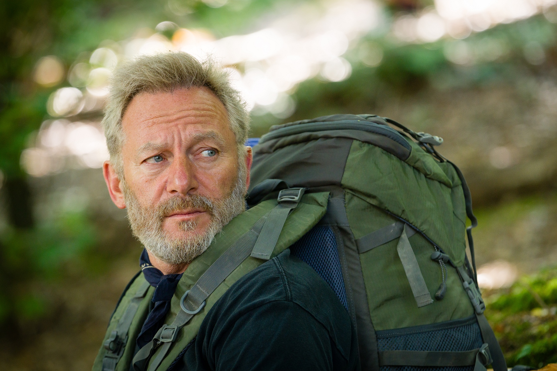 英國資深男星傑森艾塞克在新片《鹽路上有你》演到「真正的好人」，卻吃盡苦頭。（采昌國際多媒體提供） 