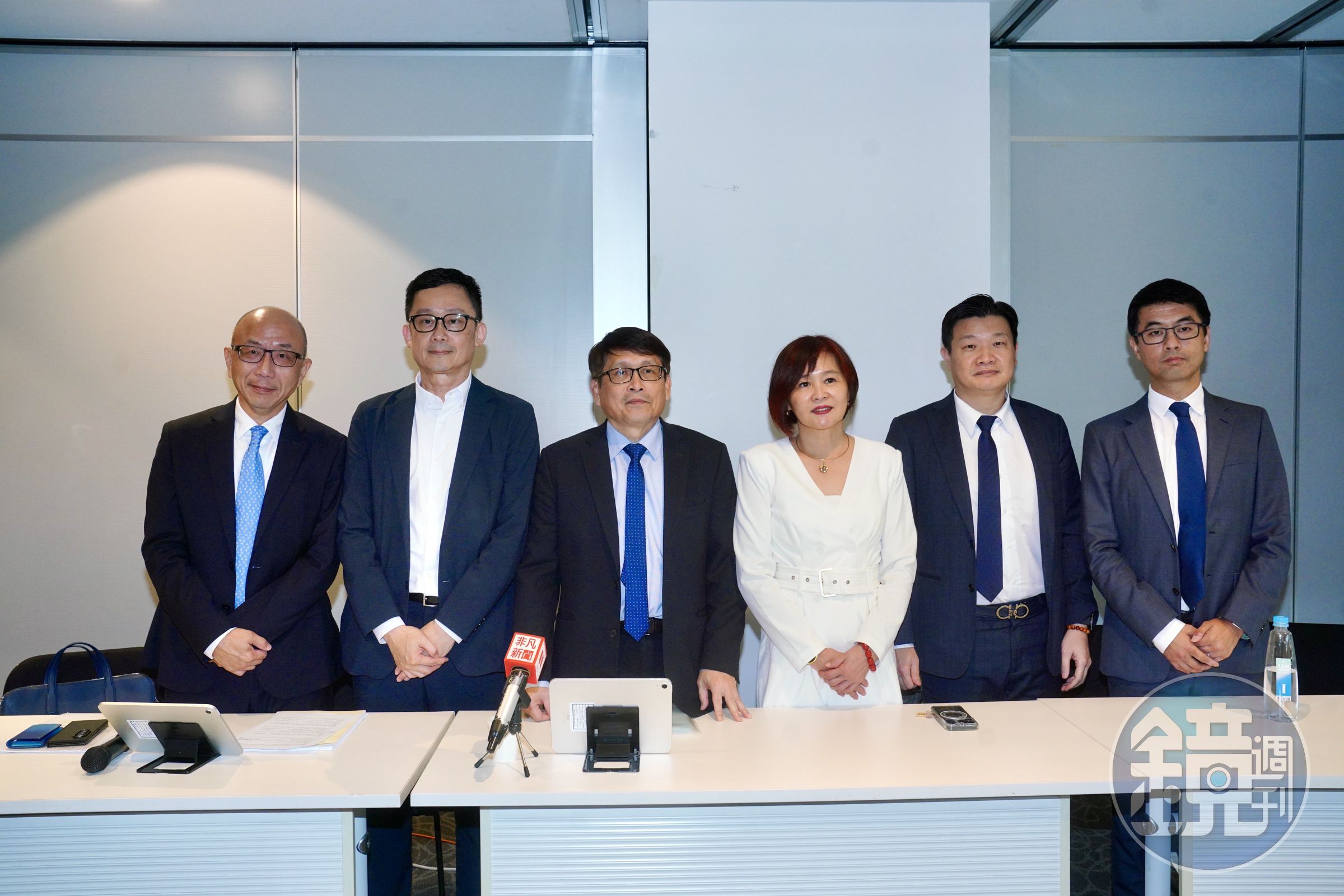 大同集團四家公司首次舉辦共同法說,從左至右為大同開發副董左昭德、大同營運長謝頴昇、大同總經理張松鑌,大世科總經理劉盈秀、精英總經理翁育斌、福華董事長宋成璽。