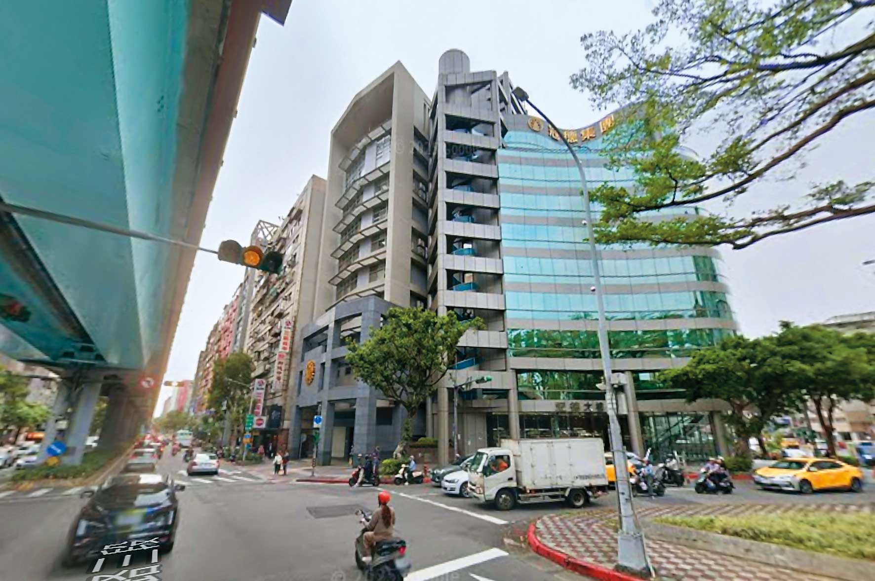 運動部成立後，因原體育署的大樓空間不敷使用，全民運動署等單位另覓北市和平東路上的冠德大樓當辦公空間，每月租金245萬元。（翻攝自Google Maps）