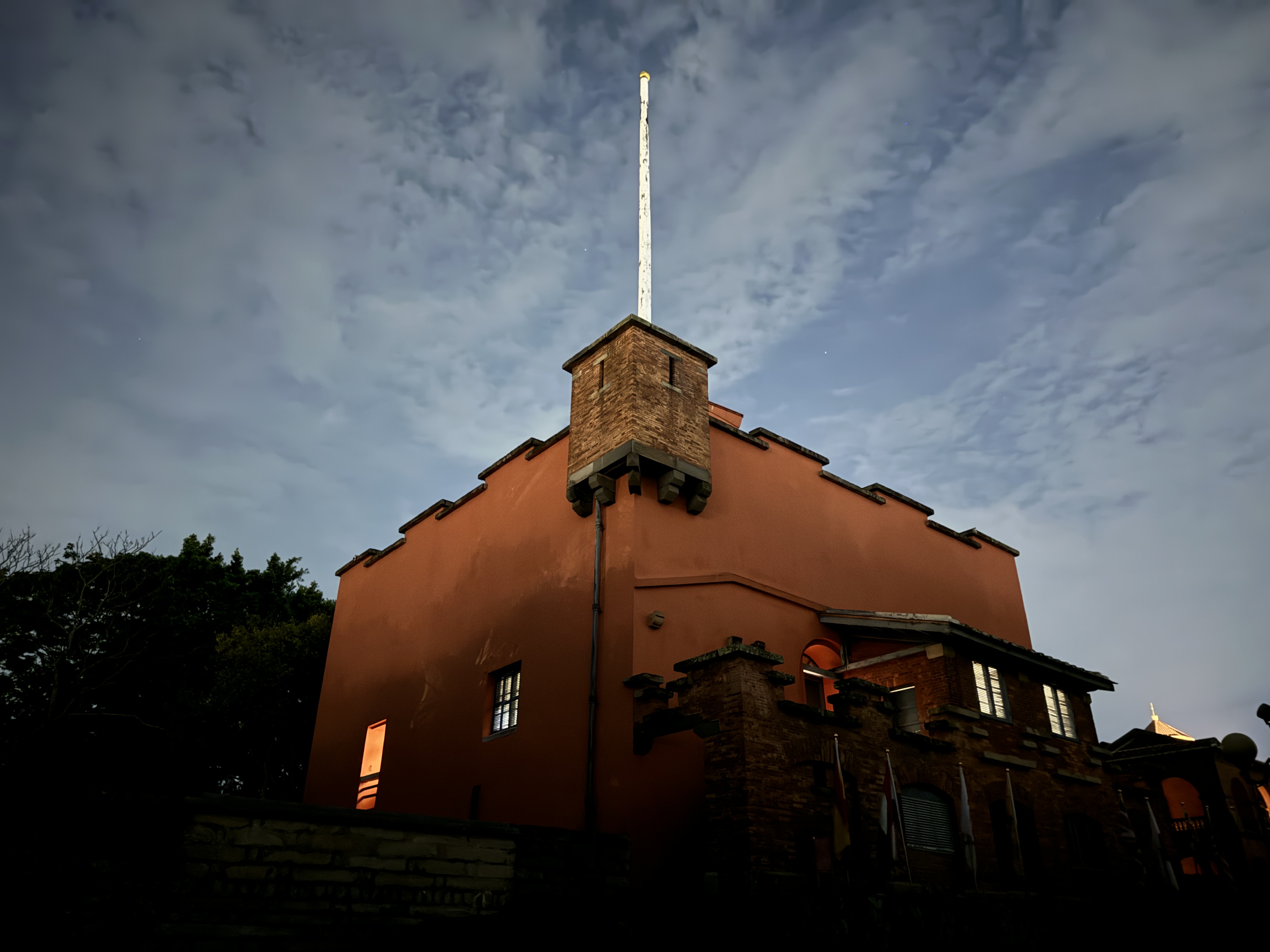 適逢鬼月，淡水紅毛城將於本週六開放30位民眾入內夜遊。（淡水古蹟博物館提供）