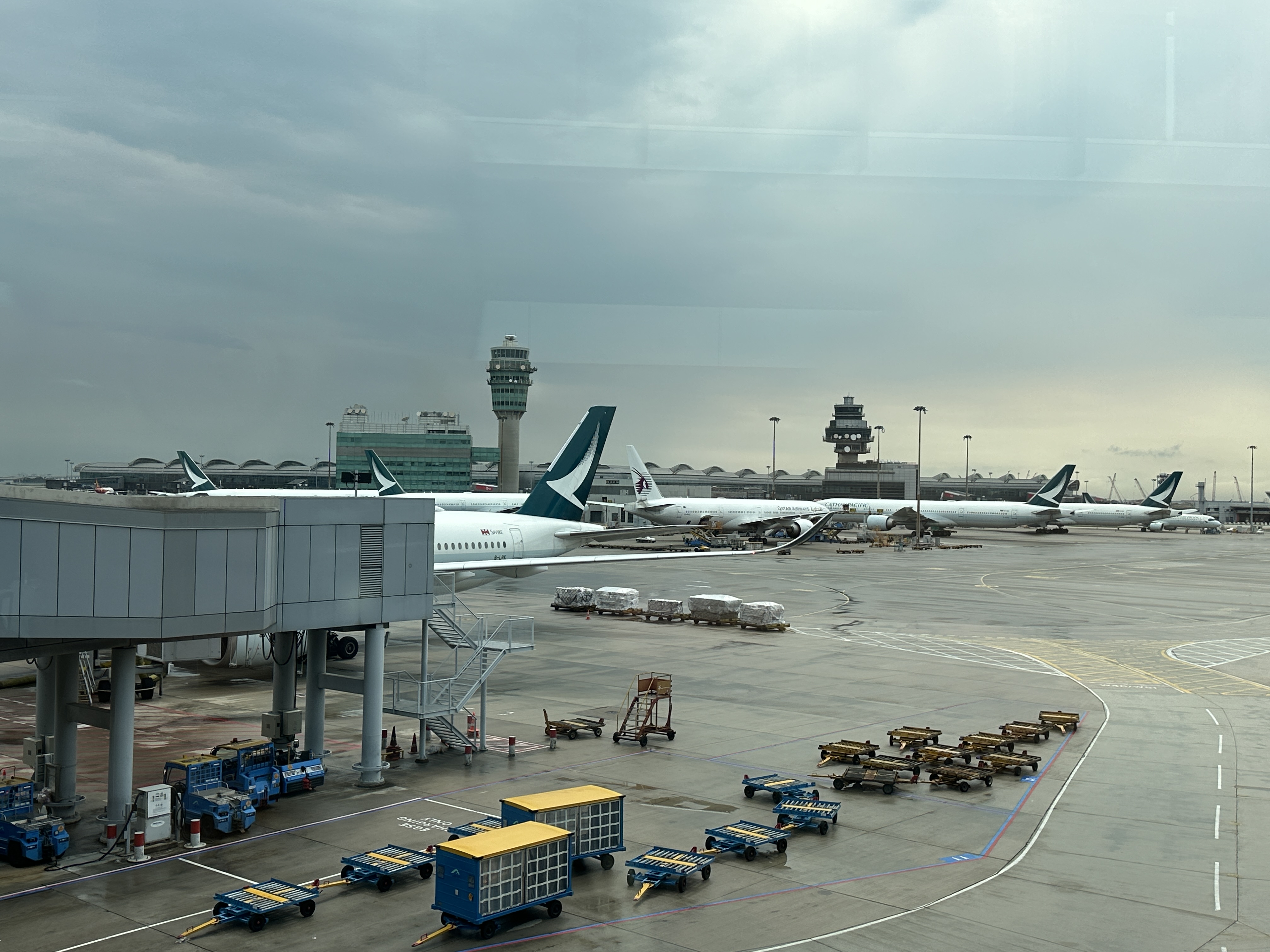 國泰航空日前飛抵香港時遇上大雨，2度降落失敗，機上乘客驚魂。（示意圖）