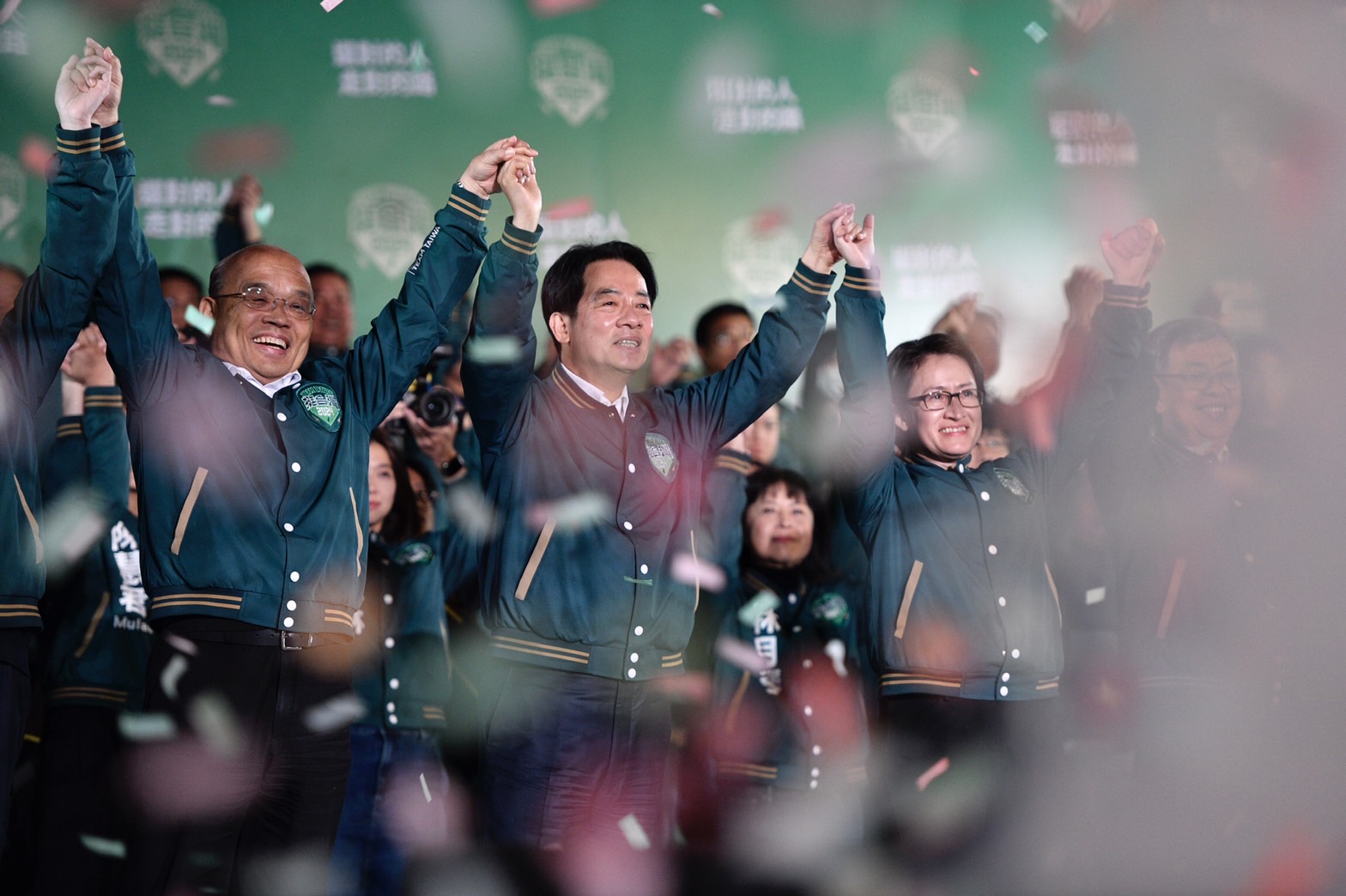 民進黨賴清德搭配蕭美琴拿下558萬票當選下一屆總統，將接棒蔡英文總統延續執政。