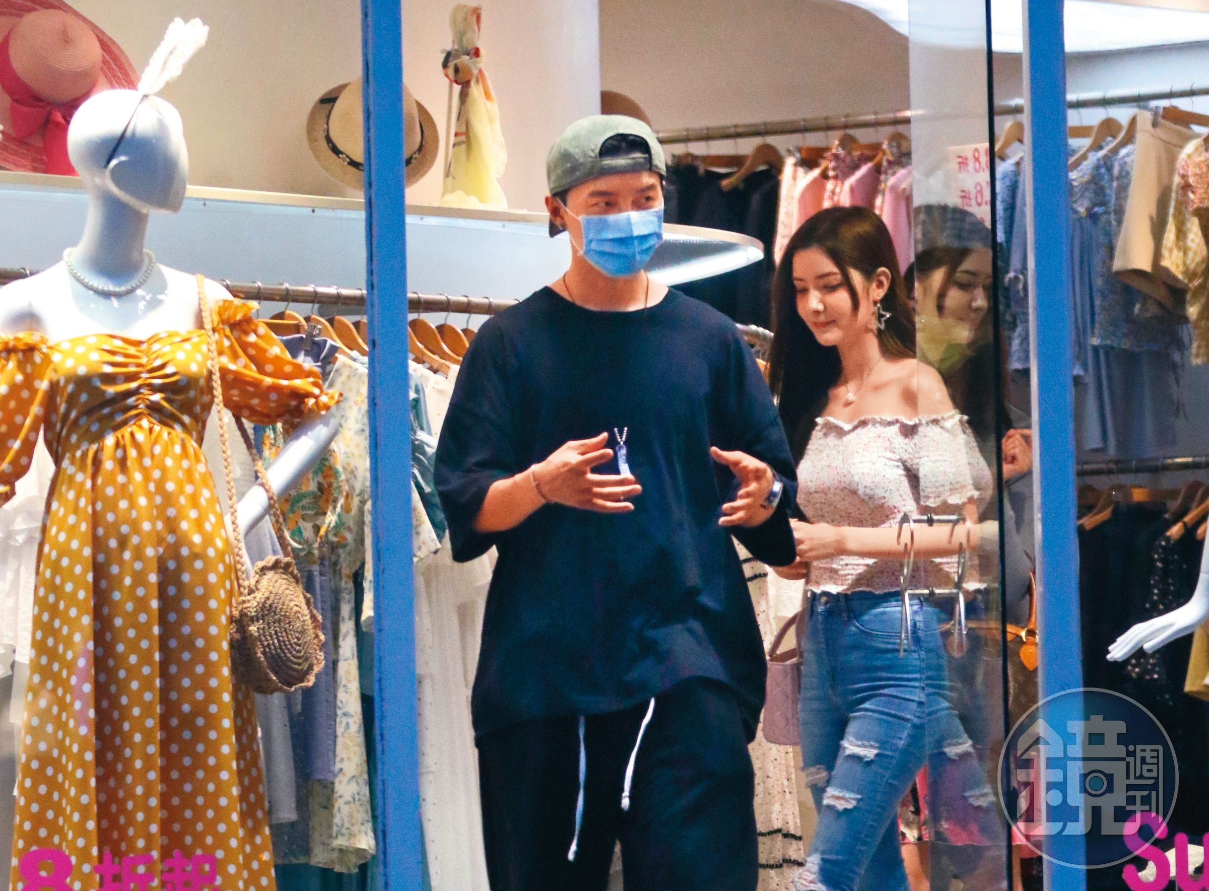 其實本刊早在3年前就拍到唐禹哲(左)與蘇小軒(右)的戀情,他到2023年才認愛,而且一認就是求婚成功,但同時也遭爆背後有個等他11年卻被放棄的女人。