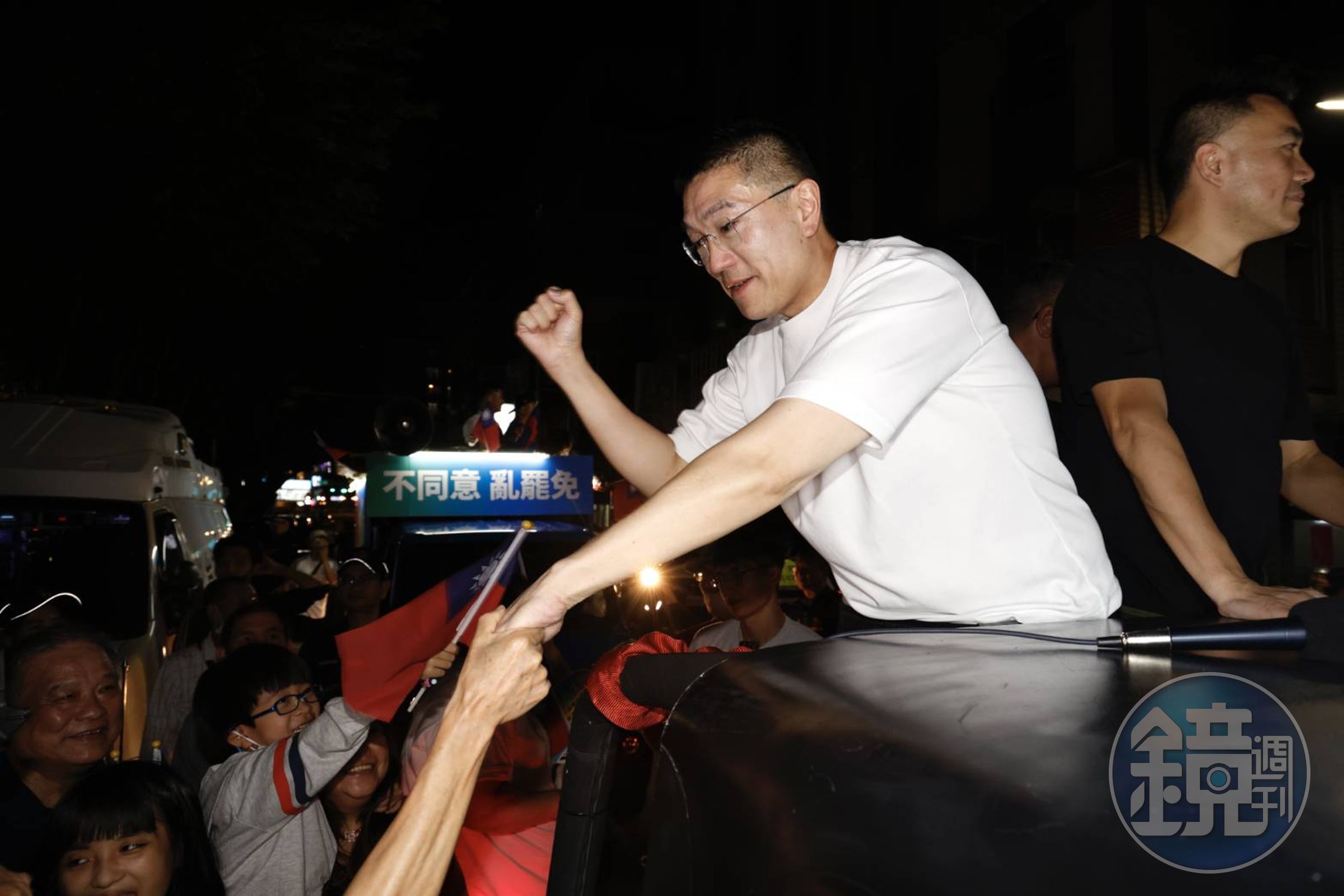 基隆市長謝國樑罷免案選舉昨結果出爐,不同意票共8萬6,014票,同意罷免票共6萬9,934票,此罷免未通過。