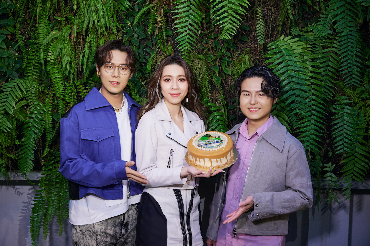 告五人尾牙接不停，女主唱犬青今（2日）過生日，尾牙工作當然也沒有停。（相信音樂提供）