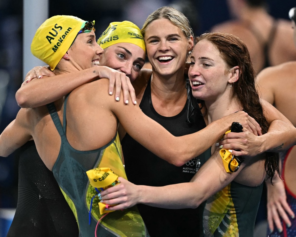 澳洲隊在游泳項目女子組4X100公尺自由式接力賽奪金，並打破奧會紀錄。（翻攝自@AUSOlympicTeam）