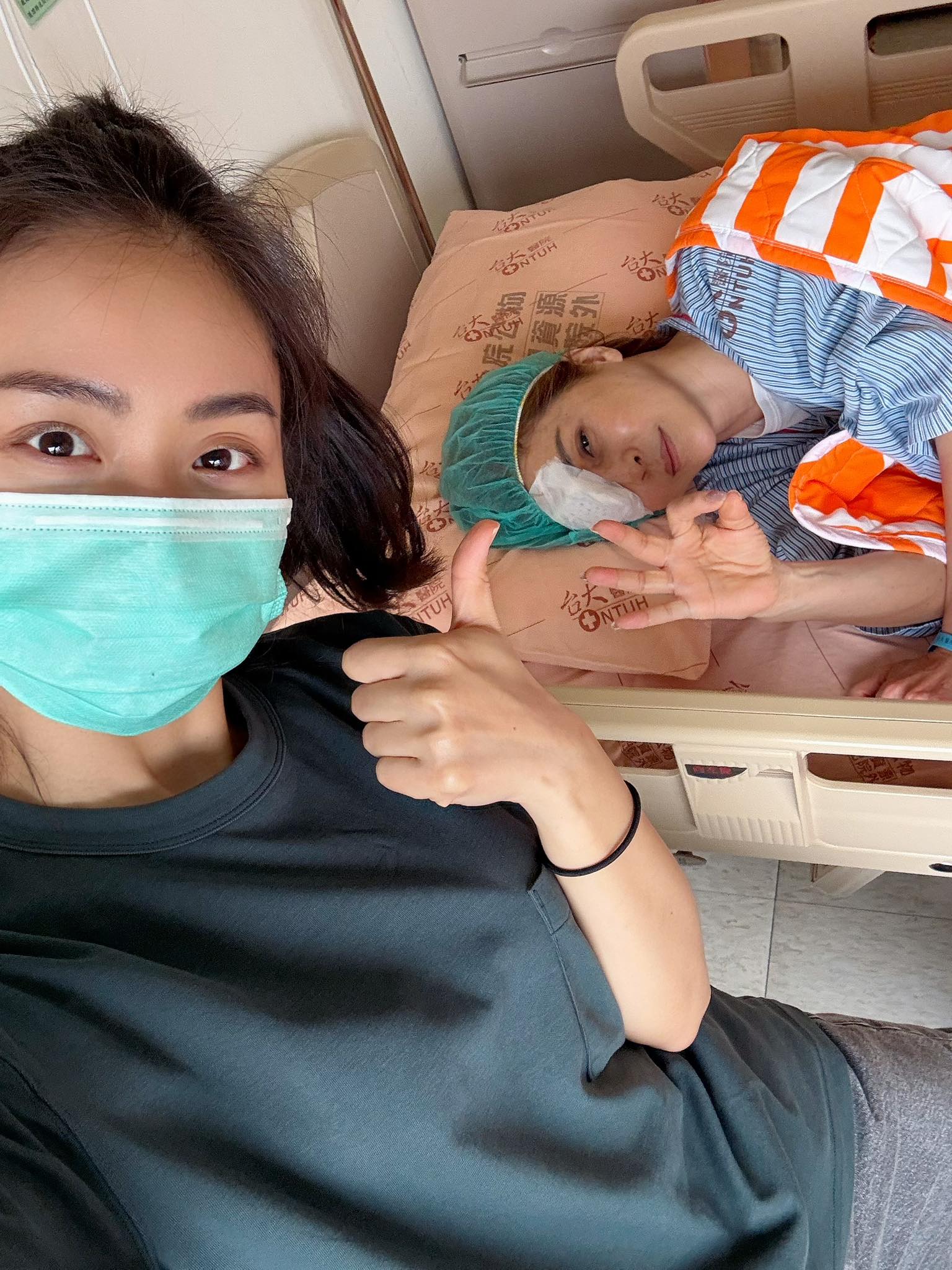 梁佑南眼睛手術有女兒方琦陪同。