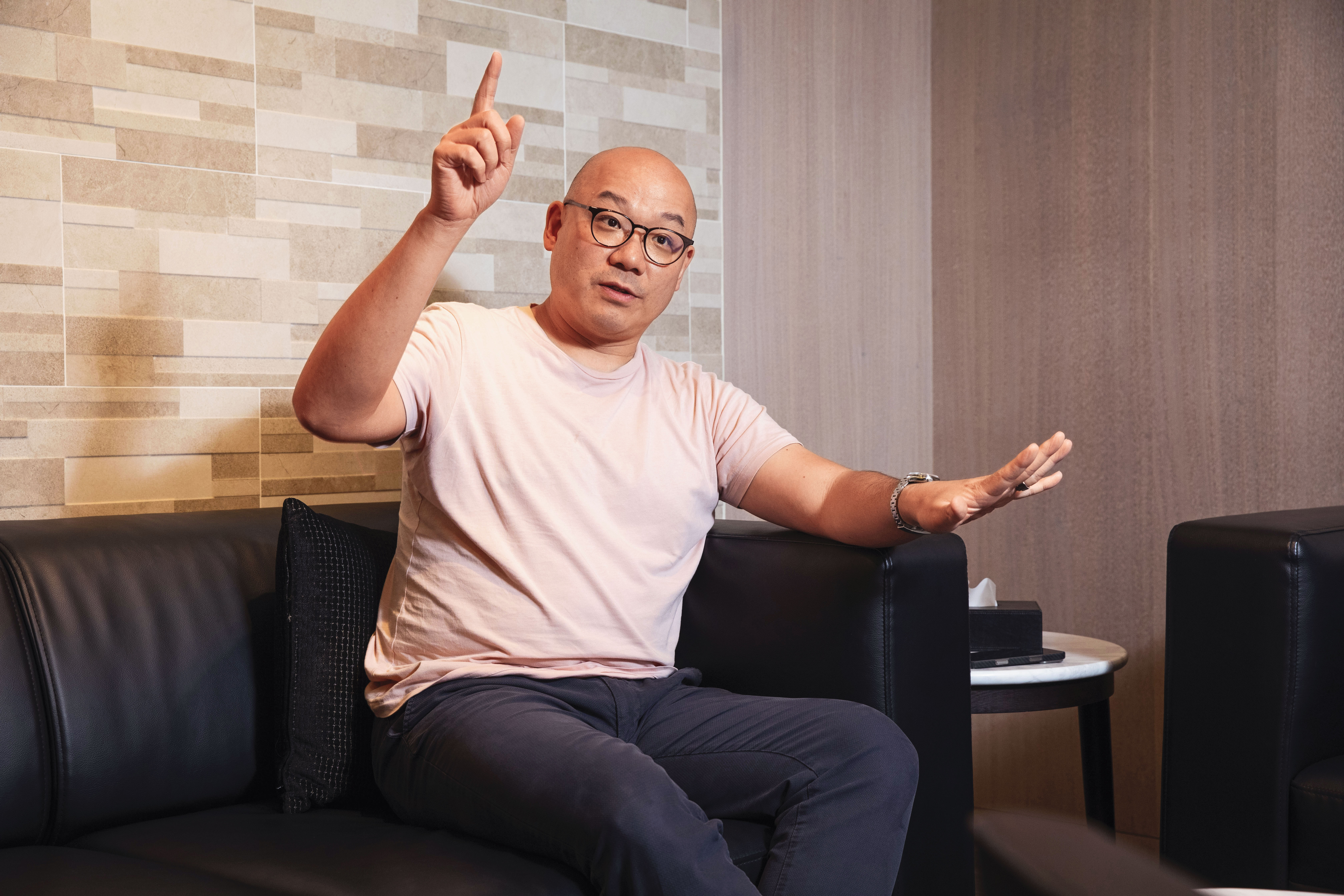 兩位事業群副總不約而同表示，在經營表現與說明上，陳炯福最強調兩個字：「邏輯」。