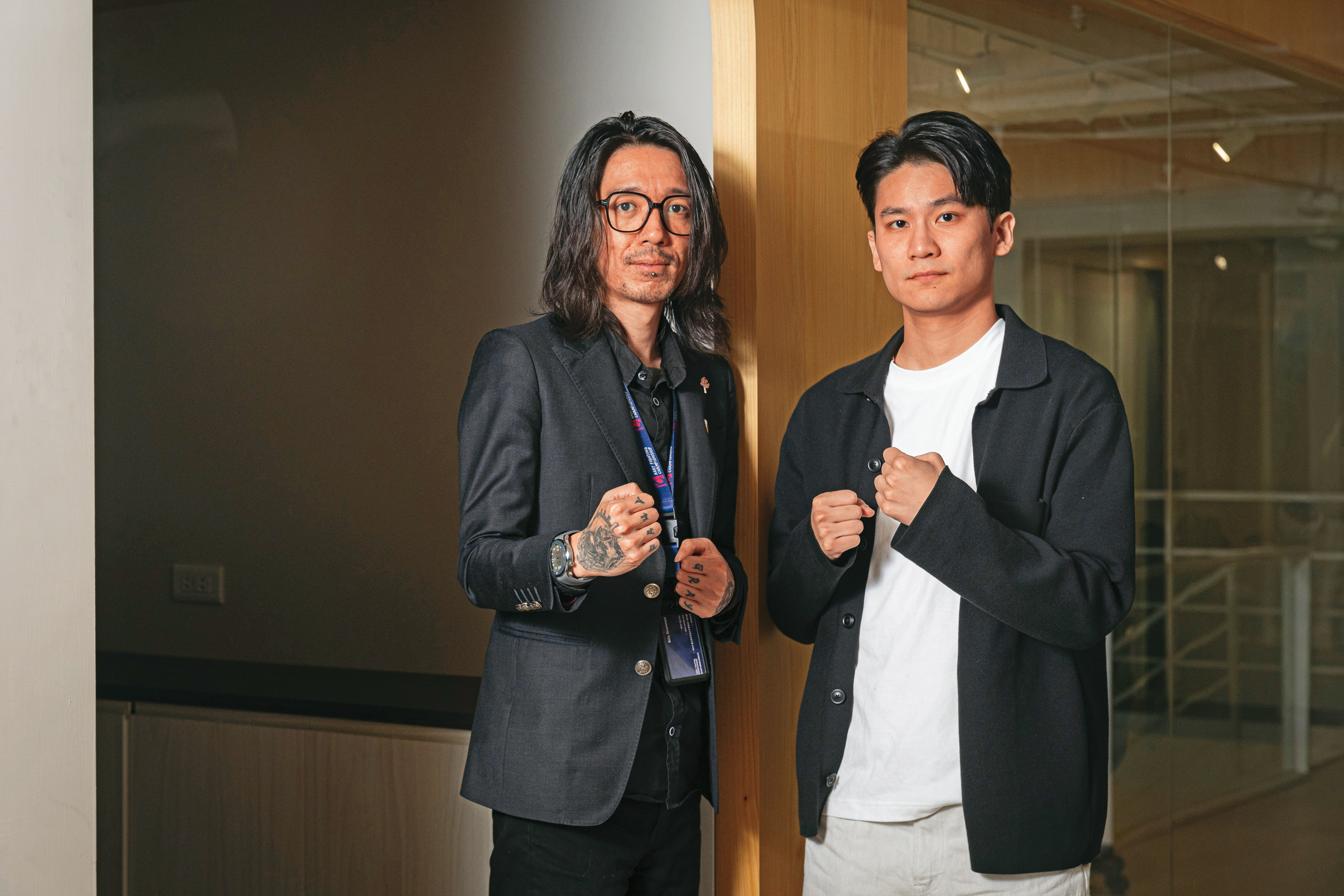 顏宥騫（右）攜手Billy Drummed（左）打造《拳上》。