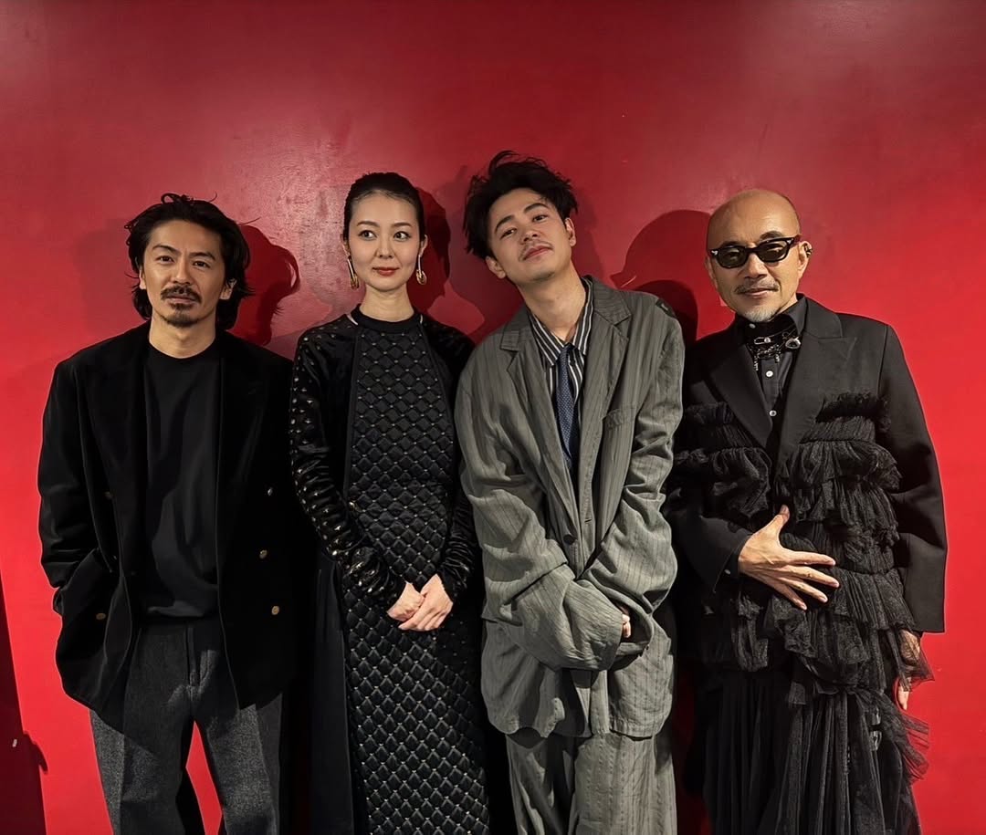 成田凌主演電影《雨中的慾情》正在台上映。(翻攝成田凌INS)