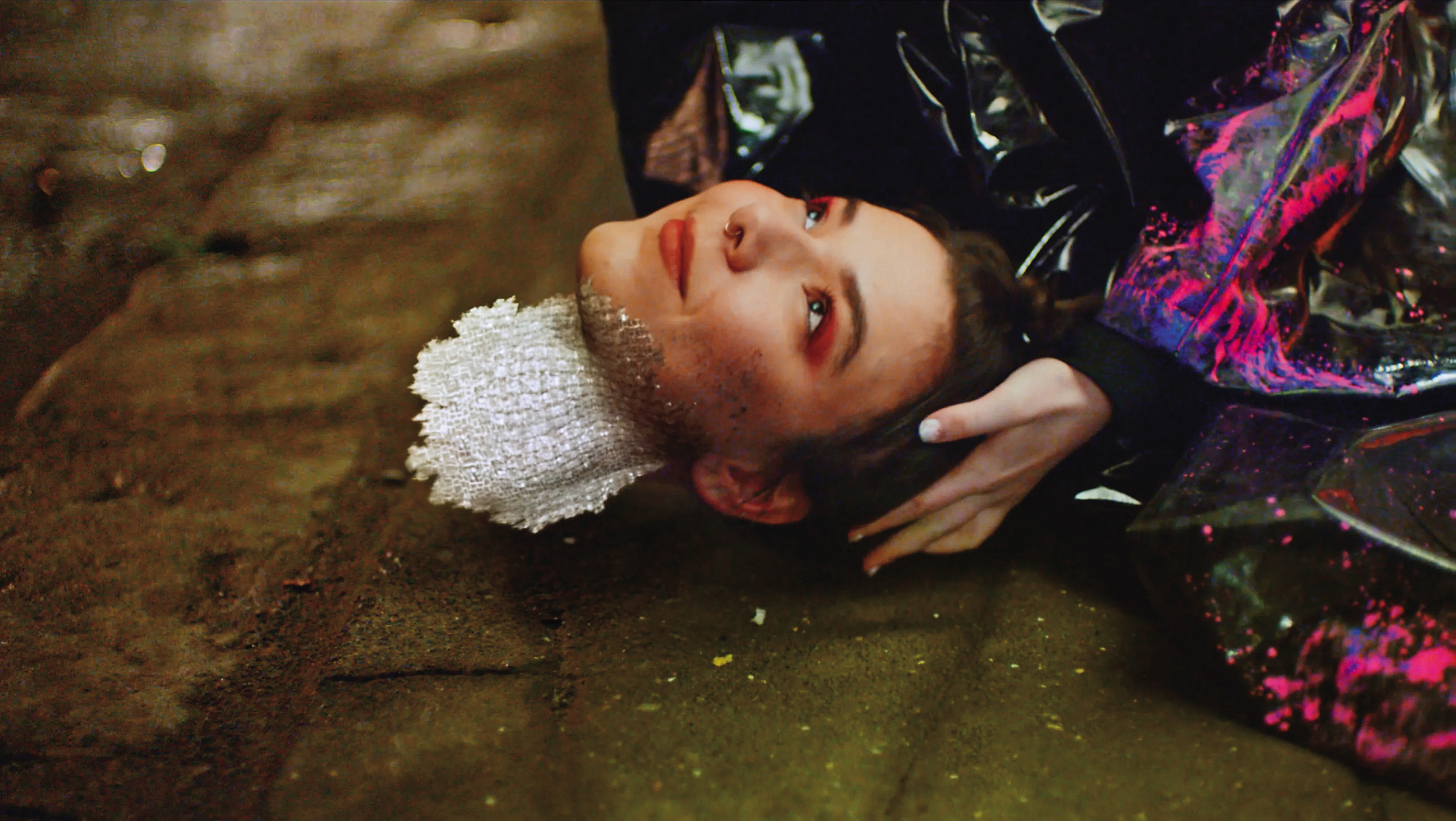 洪詩婷的作品橫跨電影、廣告和MV等領域，合作對象有歌手吳青峰和冰島「獸人樂團」MV（圖）等。（翻攝自imdb.com）