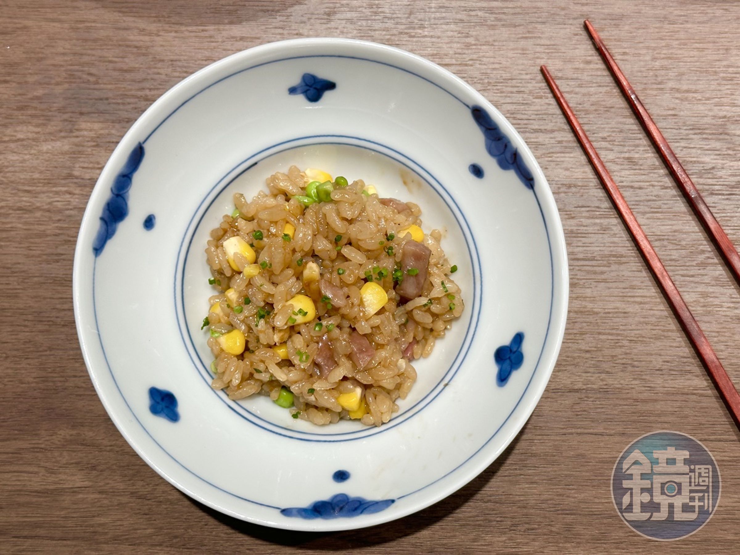 「釜飯」米粒飽滿黏滑,帶點茄汁酸味和醬油鹹香。