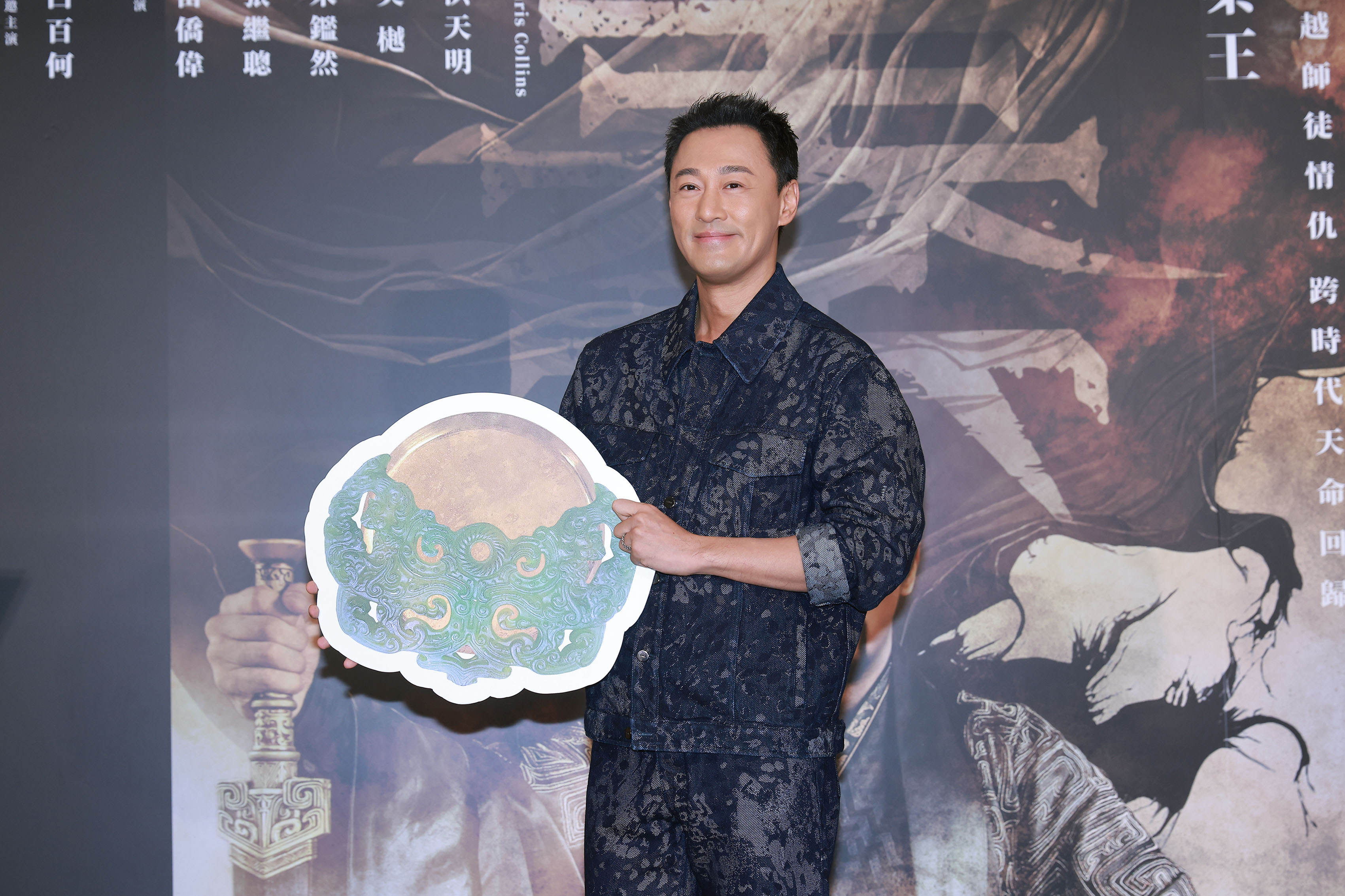 港星林峯為電影《尋秦記》慶功宣傳,挑戰台北、台中共7場映後影人場,堪稱鐵人行程。(華映提供)