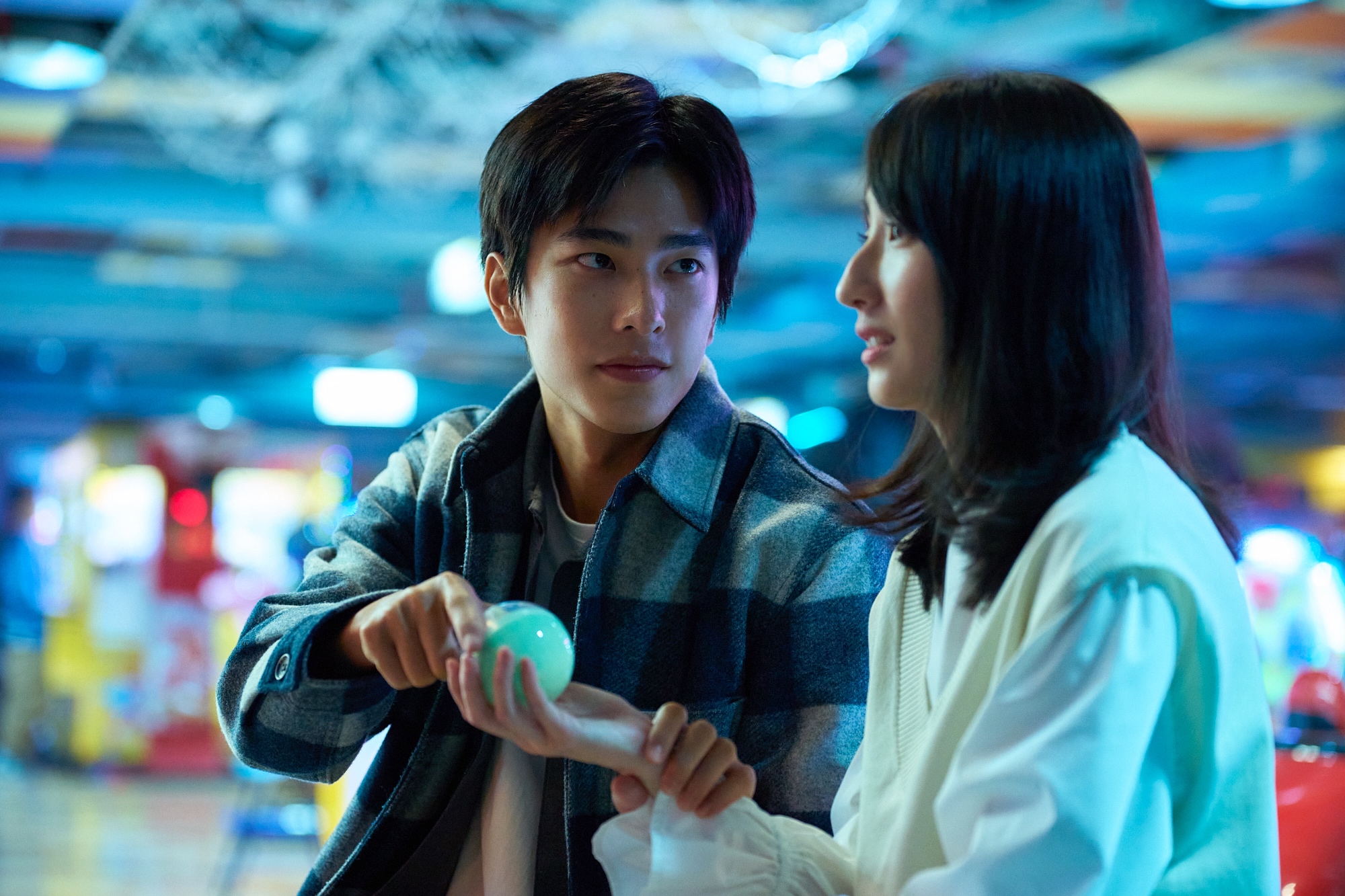 柯佳嬿驚喜加入《如果我不曾見過太陽》二部曲 與曾敬驊「重新開始」新生活。（Netflix提供）