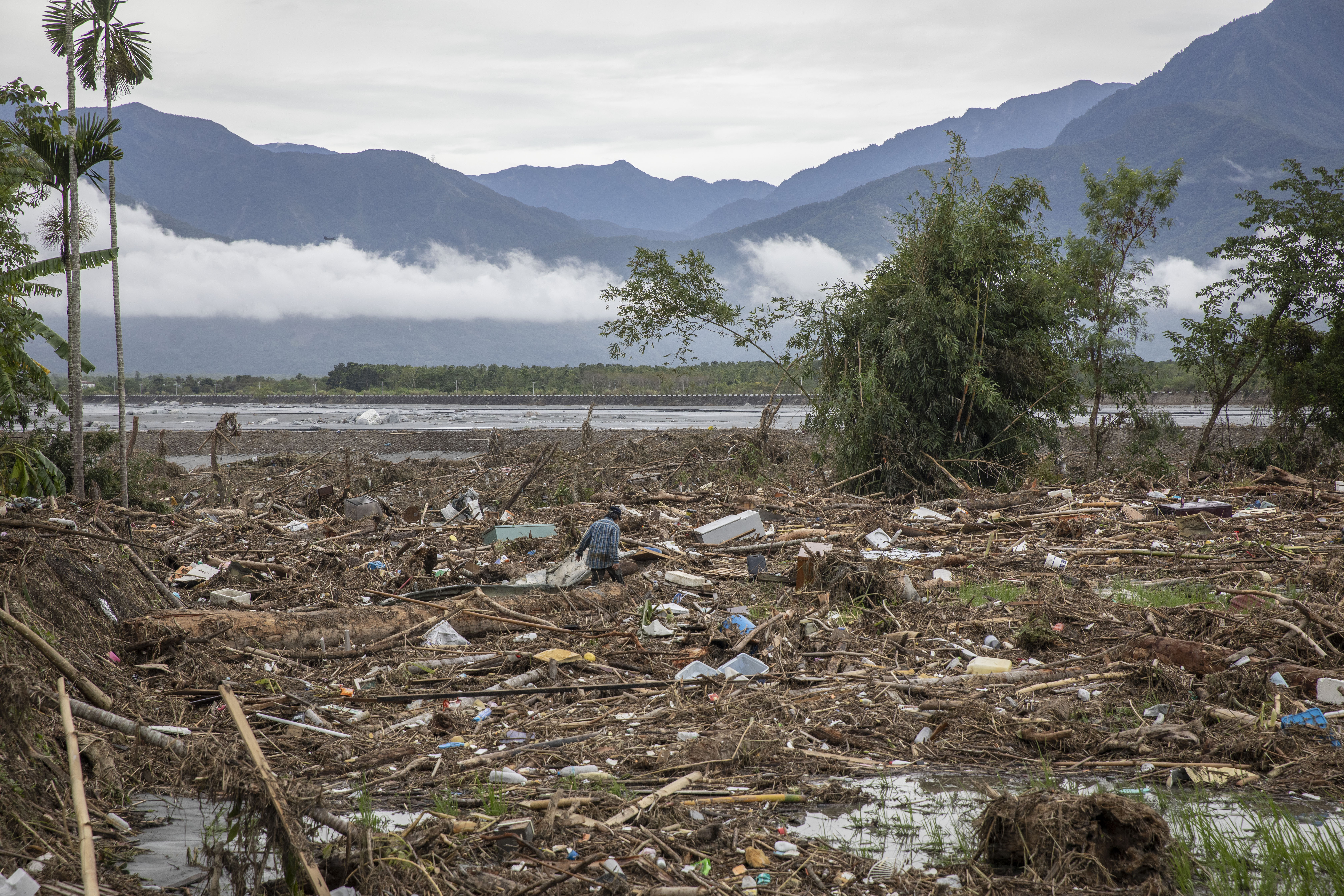 花蓮馬太鞍溪堰塞湖溢流重創光復鄉，不少居民仍在重建家園。（本刊資料照）