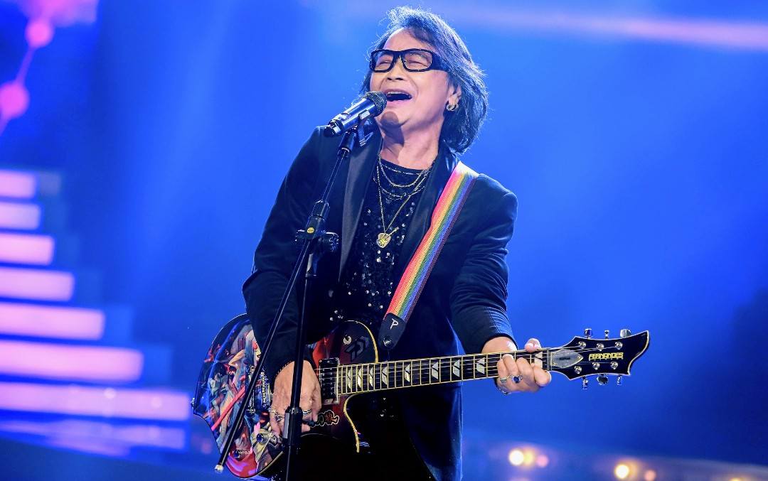 沈文程自豪「有打過越戰」。（翻攝臉書「沈文程Daiwa七海刀狼酷卡粉絲團 」）