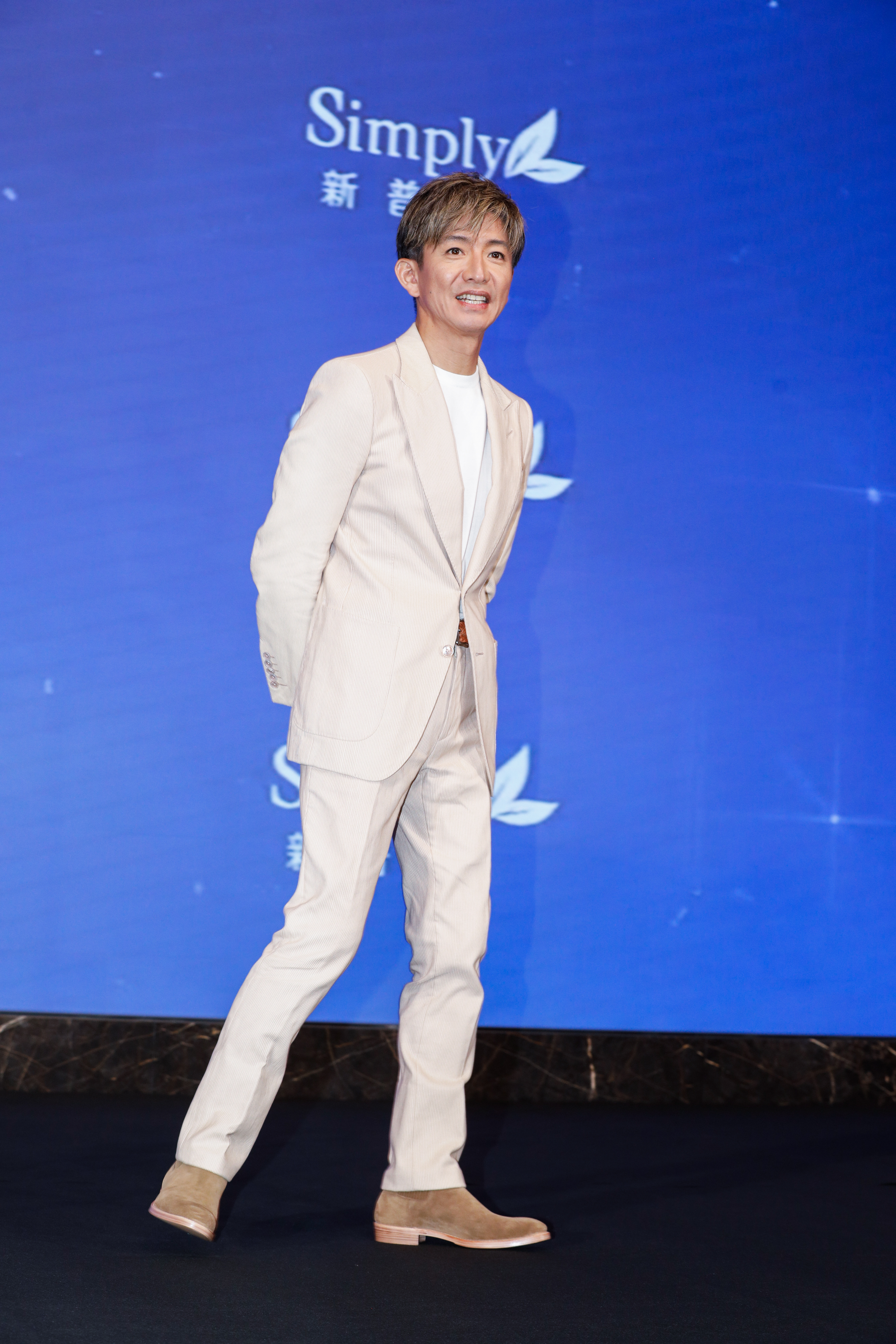 木村拓哉最後用中文「謝謝大家,再見」道別。