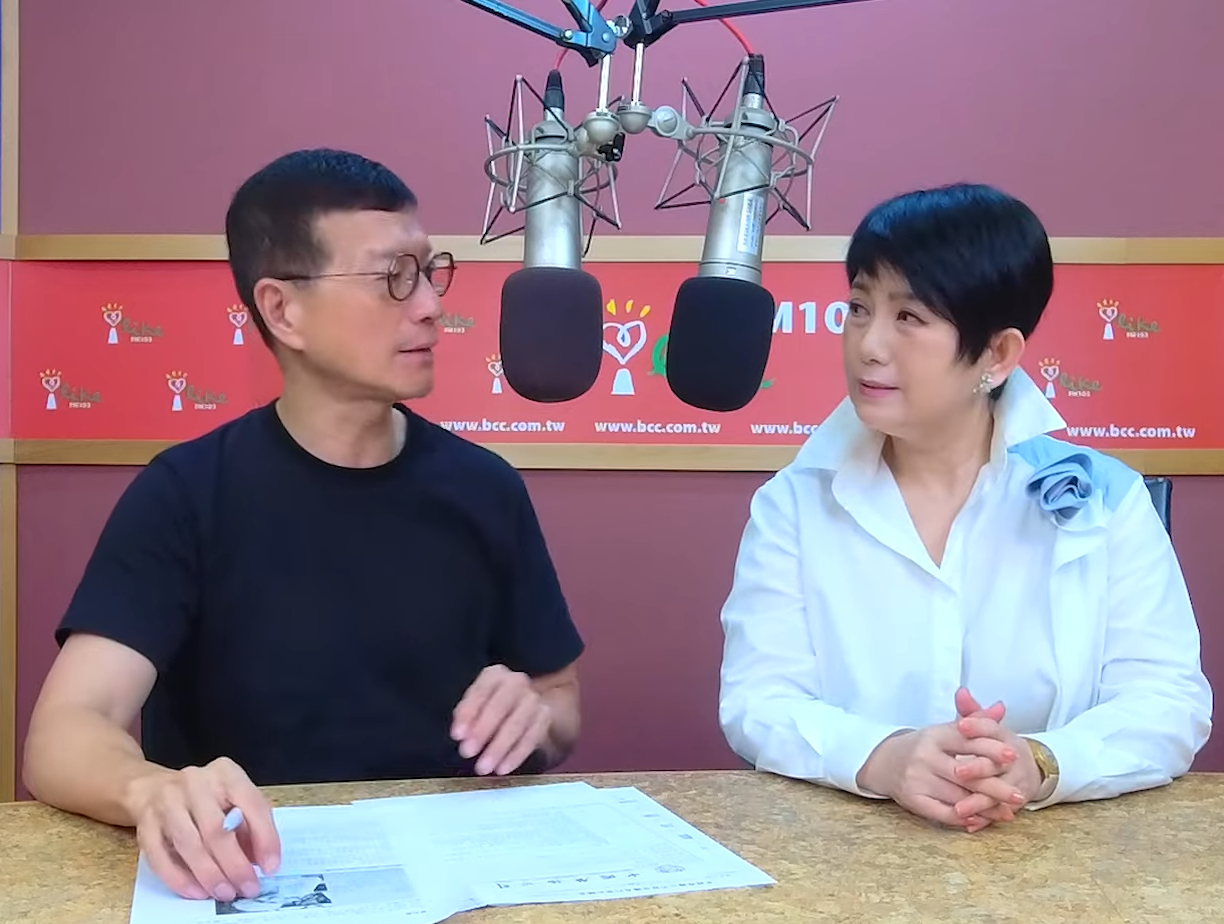 賀瓏在中廣的節目接連缺席，已連續5集都由吳若權（左）代班。（翻攝自Youtube @中廣流行網 i like radio）