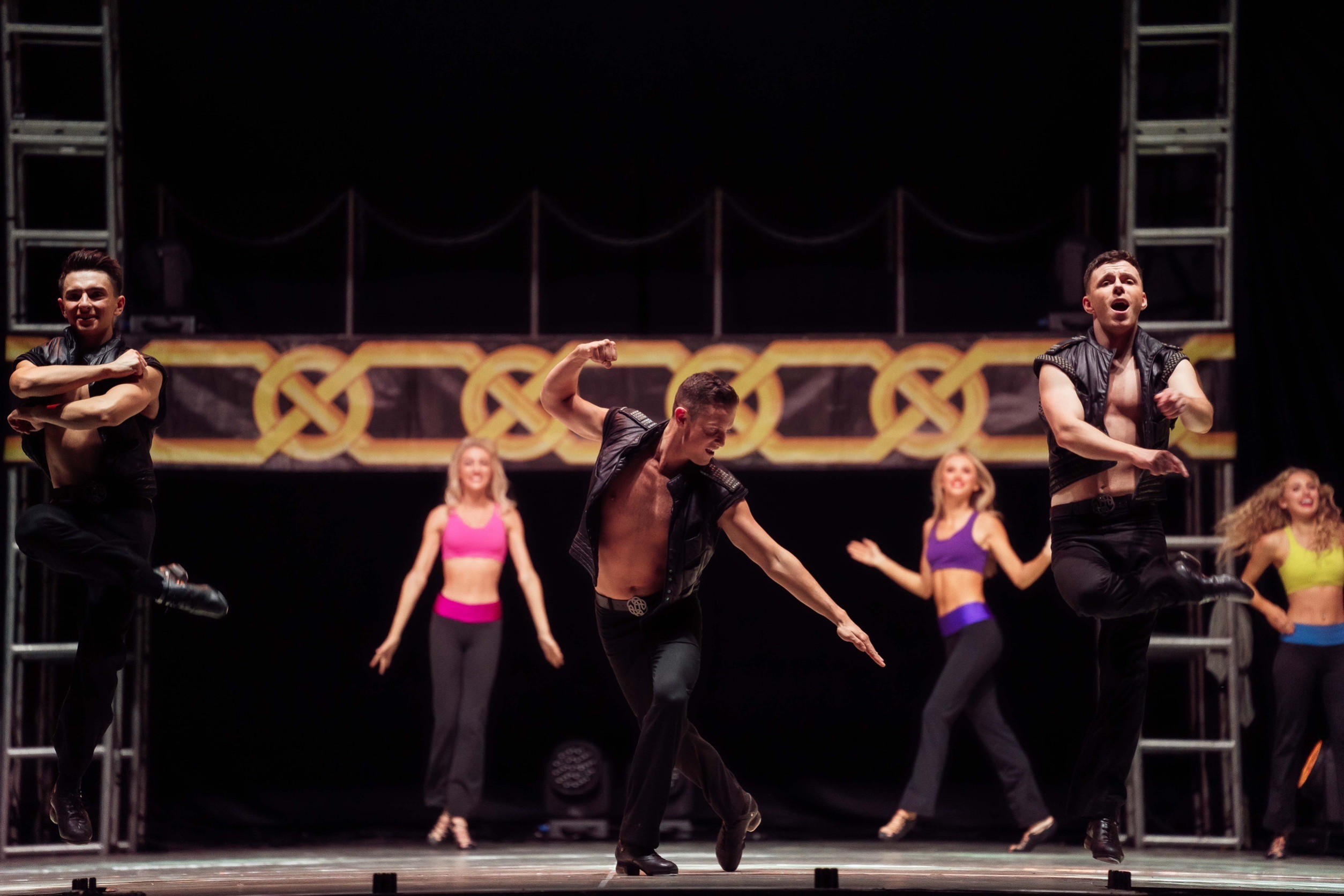 傳奇踢踏舞劇《火焰之舞》今展開長達12小時的超高強度彩排。（寬宏藝術提供）